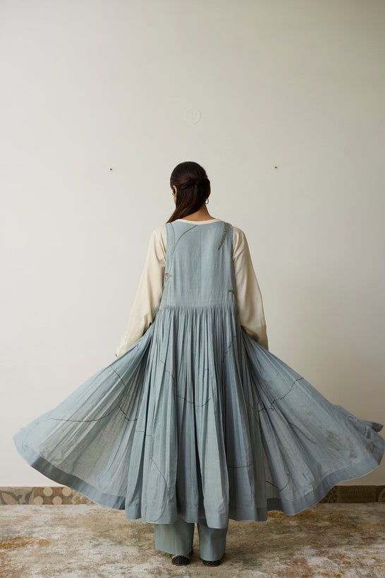 TAVI | Ivory and Blush Blue Handloom Cotton Agrakha Set