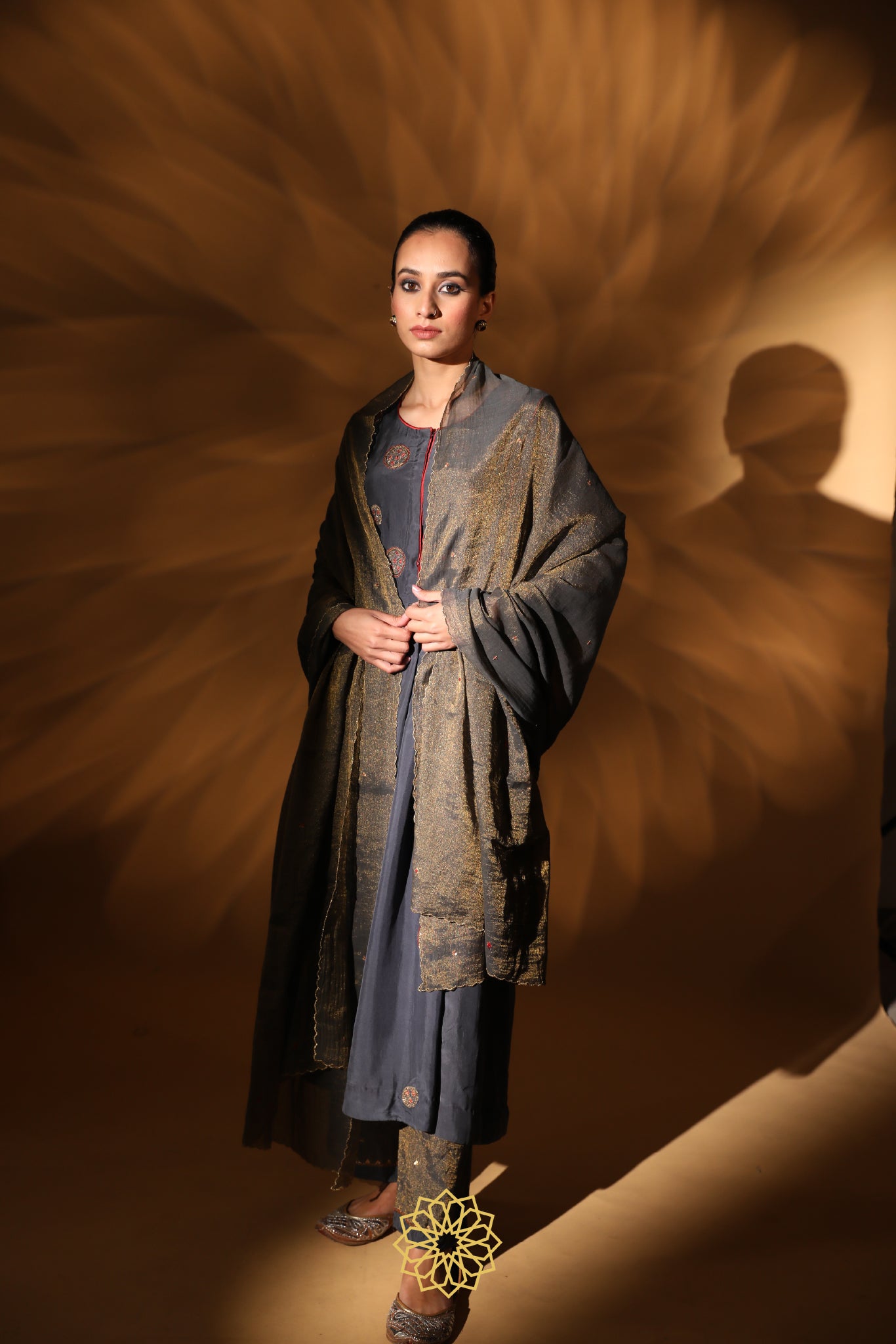 AMIRA EMBROIDERED KURTA SET