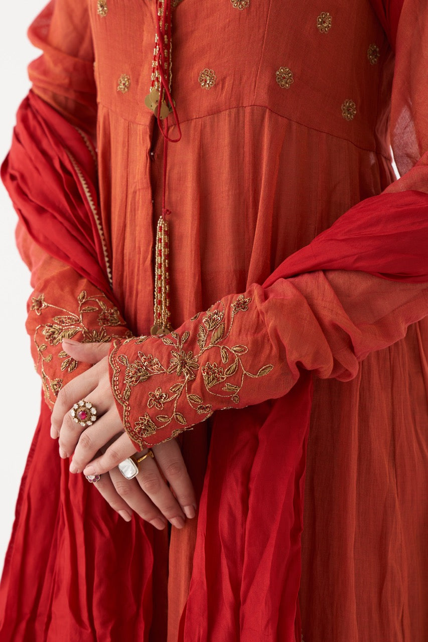 SAHIRA - SCARLET RED HANDWOVEN TISSUE CHANDERI ANARKALI WITH GREEN TISSUE CHANDERI DUPATTA
