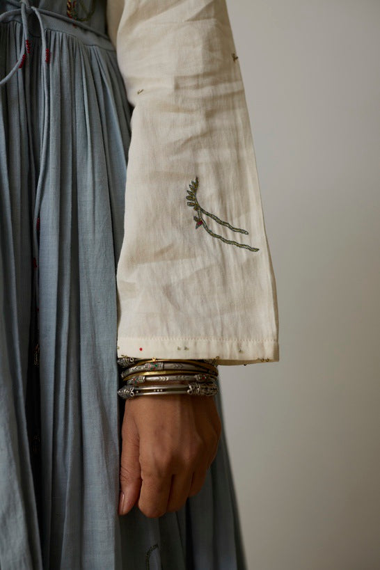 TAVI | Ivory and Blush Blue Handloom Cotton Agrakha Set