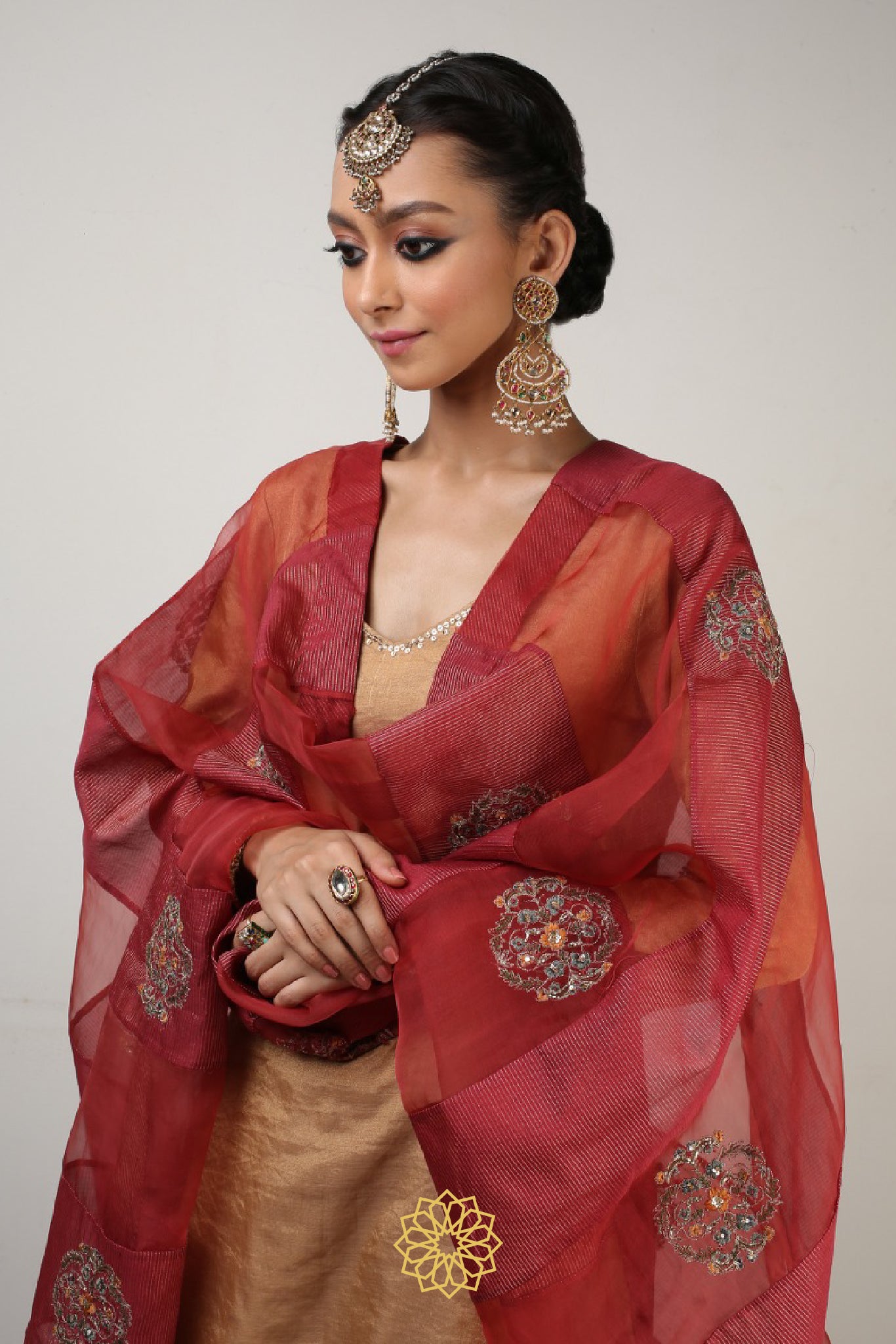 AKIRA BANARASI SHARARA