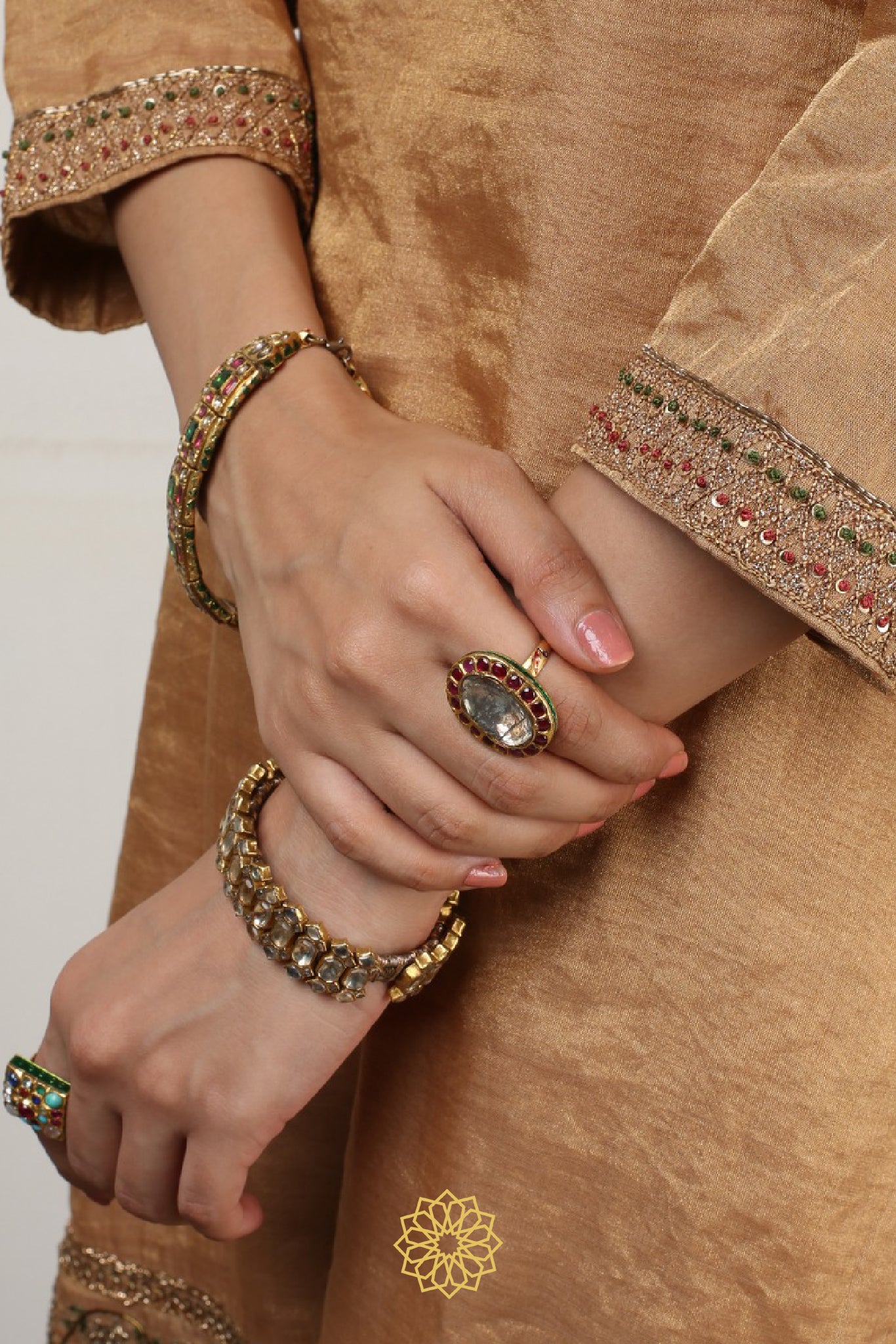 AKIRA BANARASI SHARARA