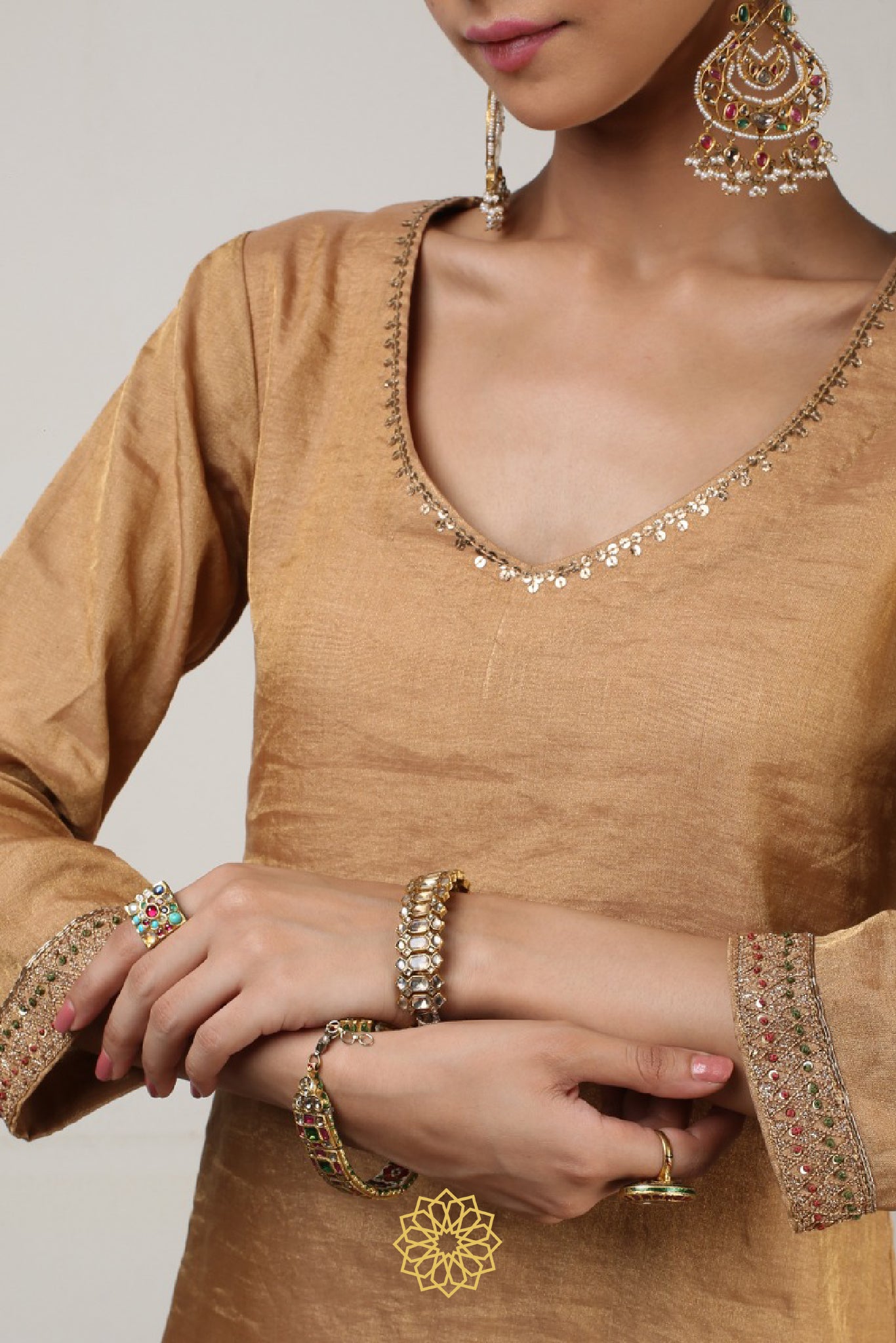 AKIRA BANARASI SHARARA
