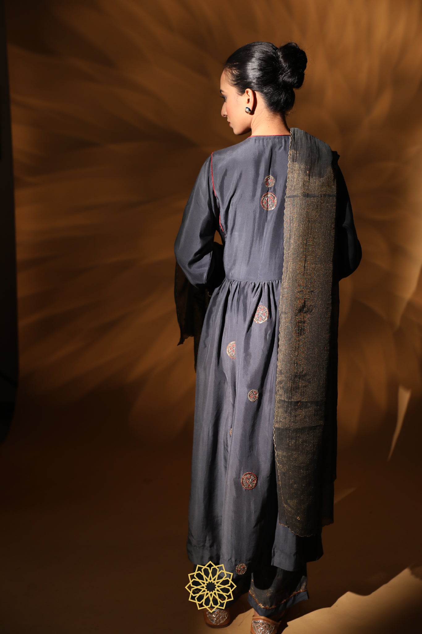 AMIRA EMBROIDERED KURTA SET