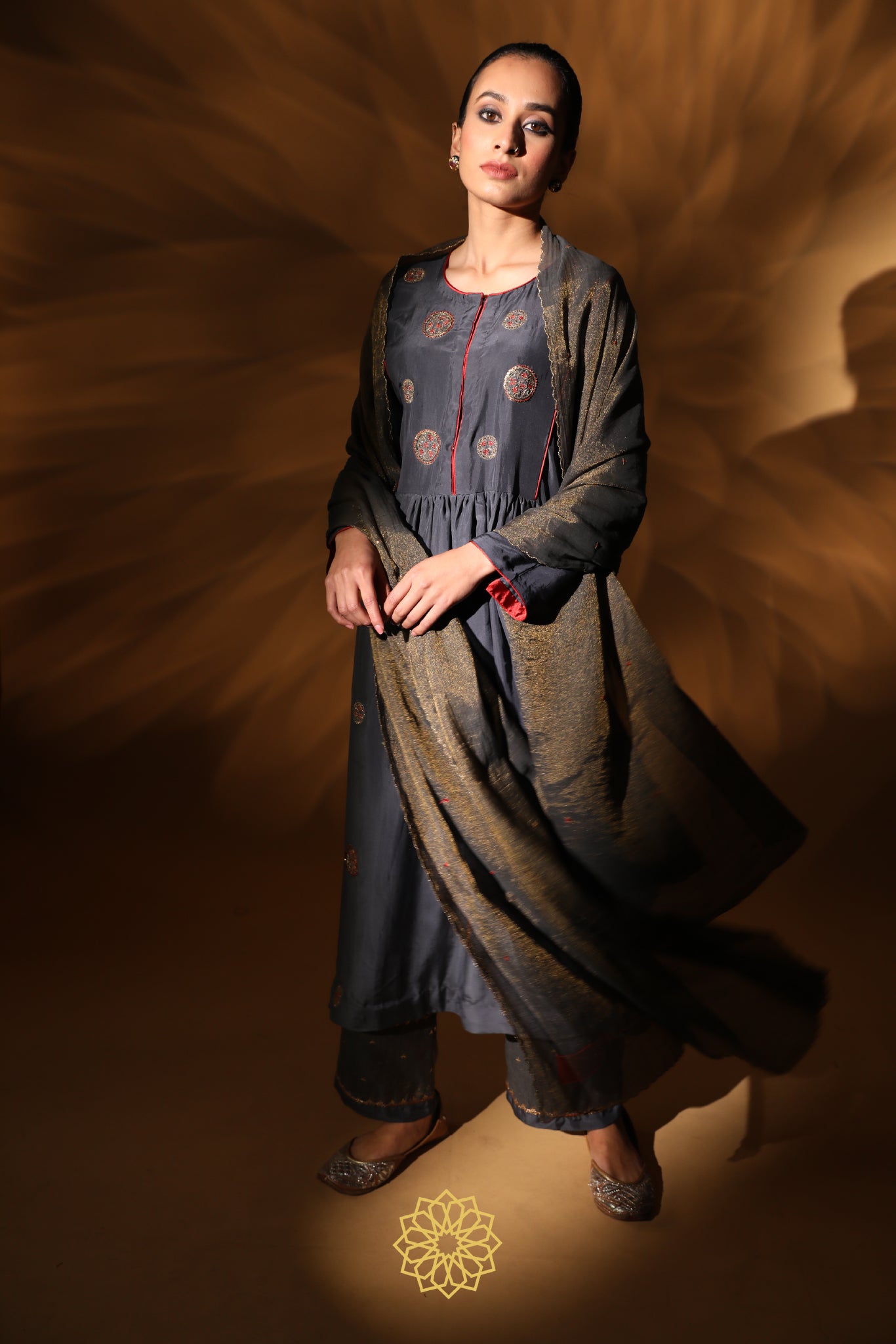 AMIRA EMBROIDERED KURTA SET