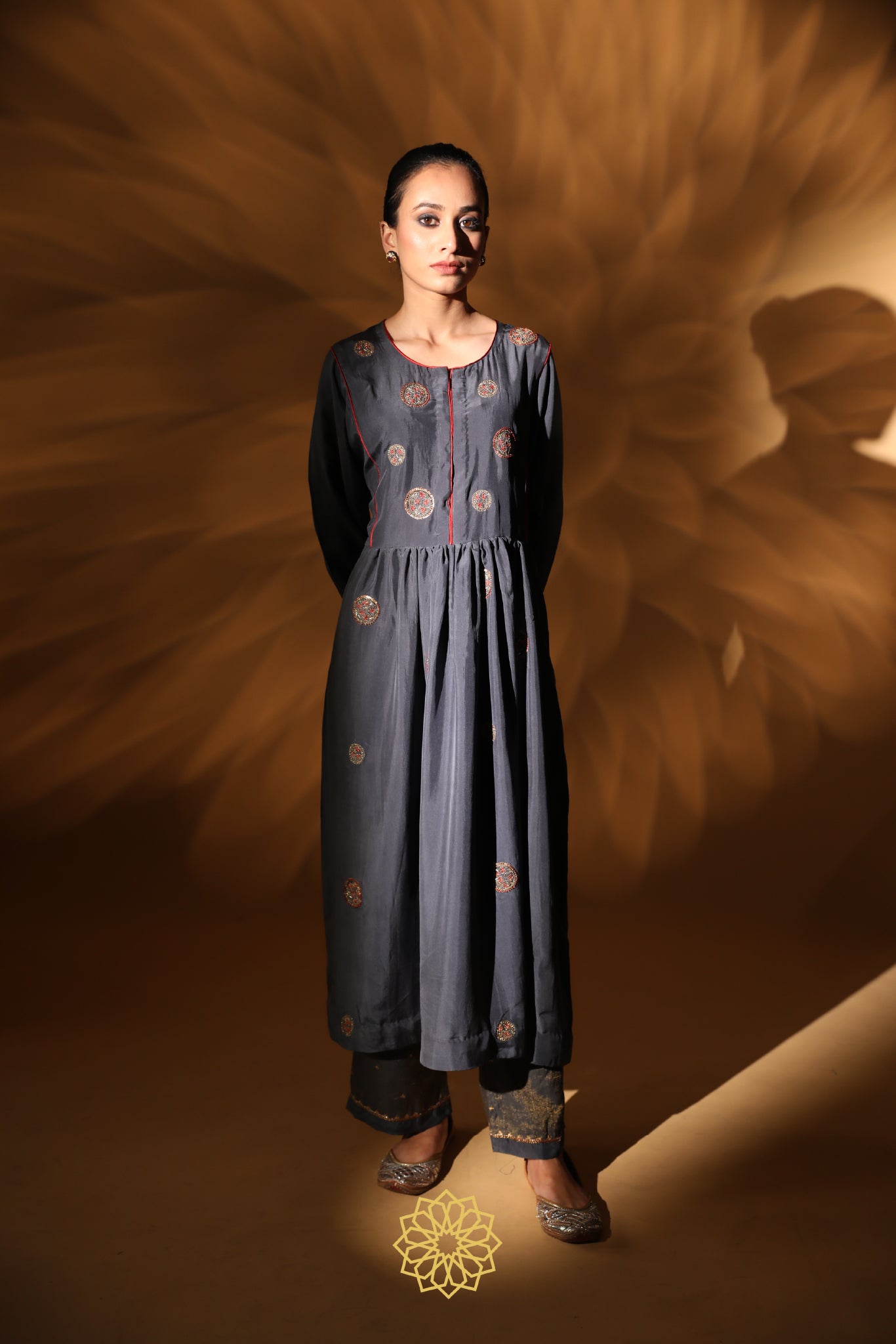 AMIRA EMBROIDERED KURTA SET