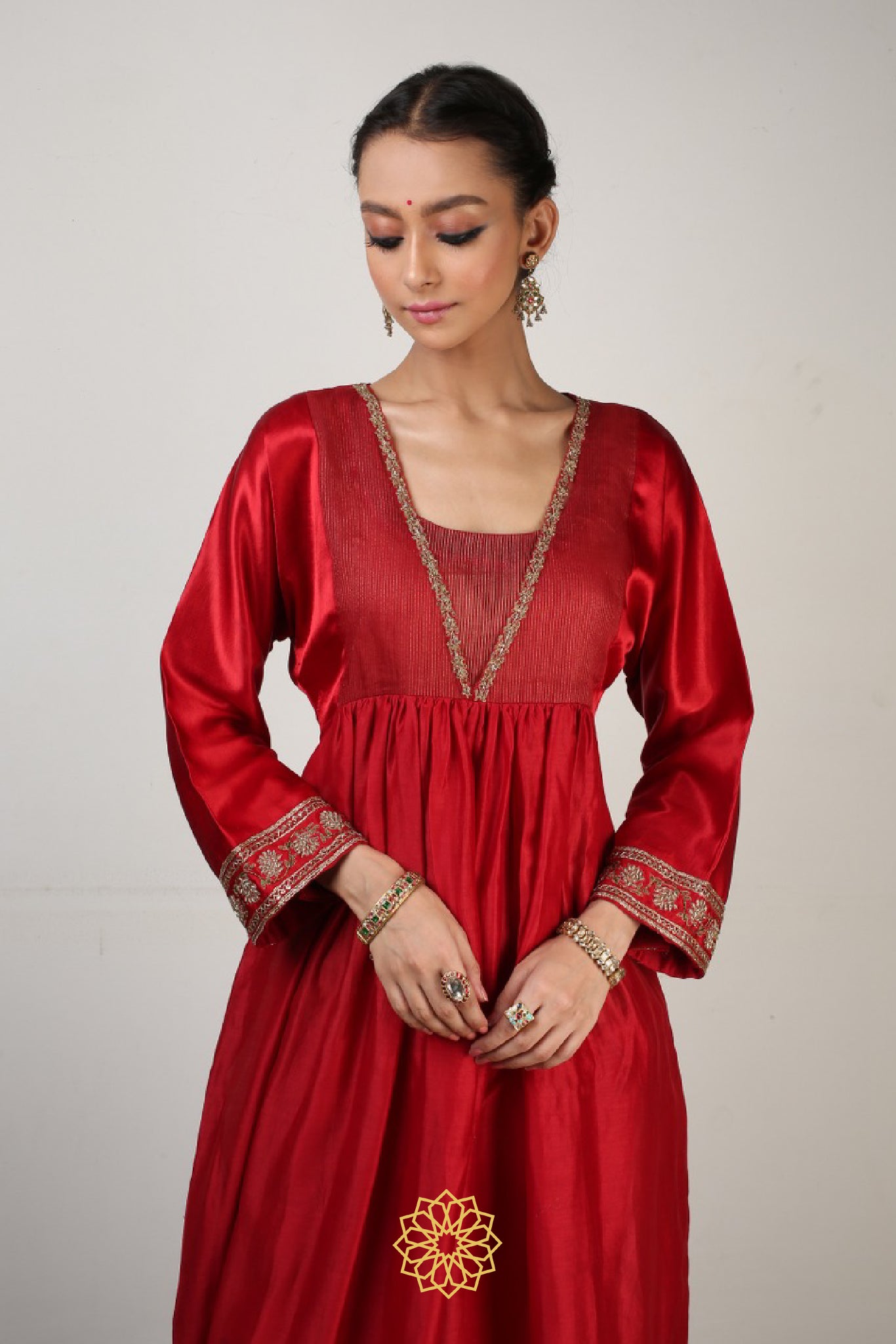ARYA EMBROIDERED KURTA SET