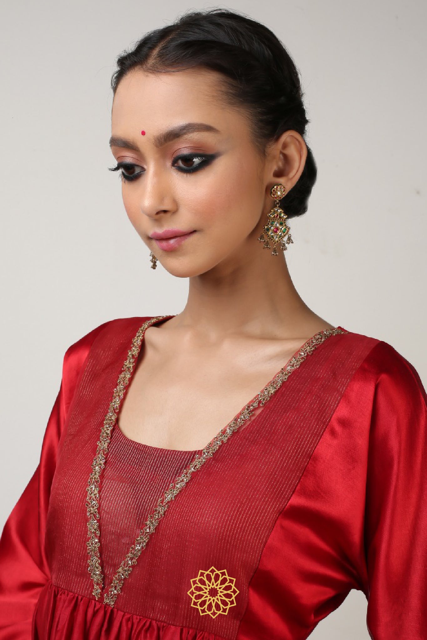 ARYA EMBROIDERED KURTA SET