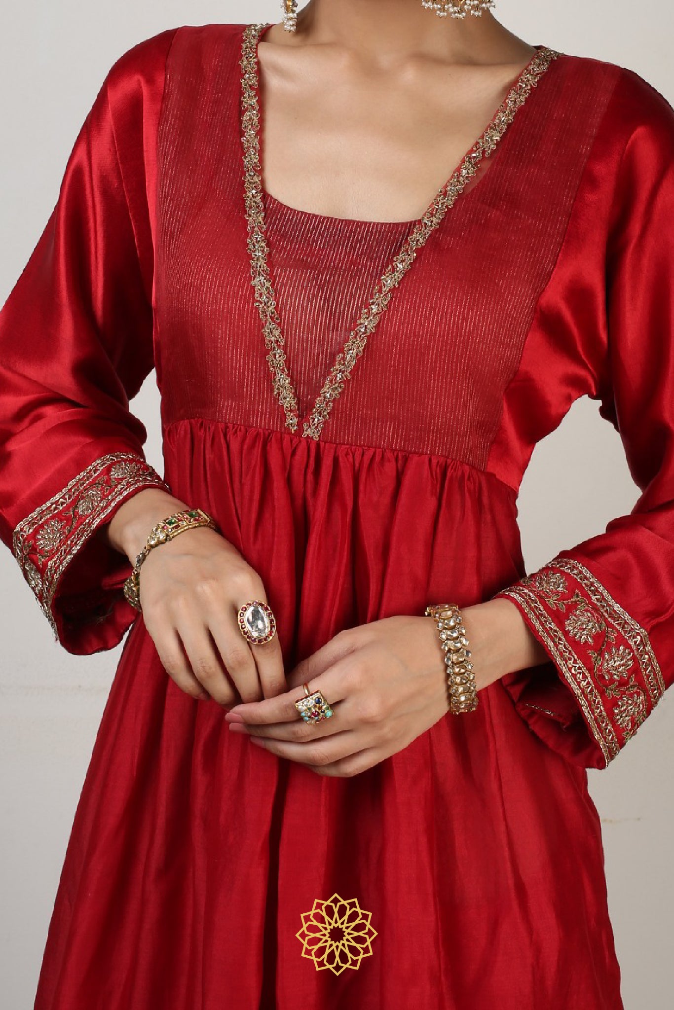 ARYA EMBROIDERED KURTA SET