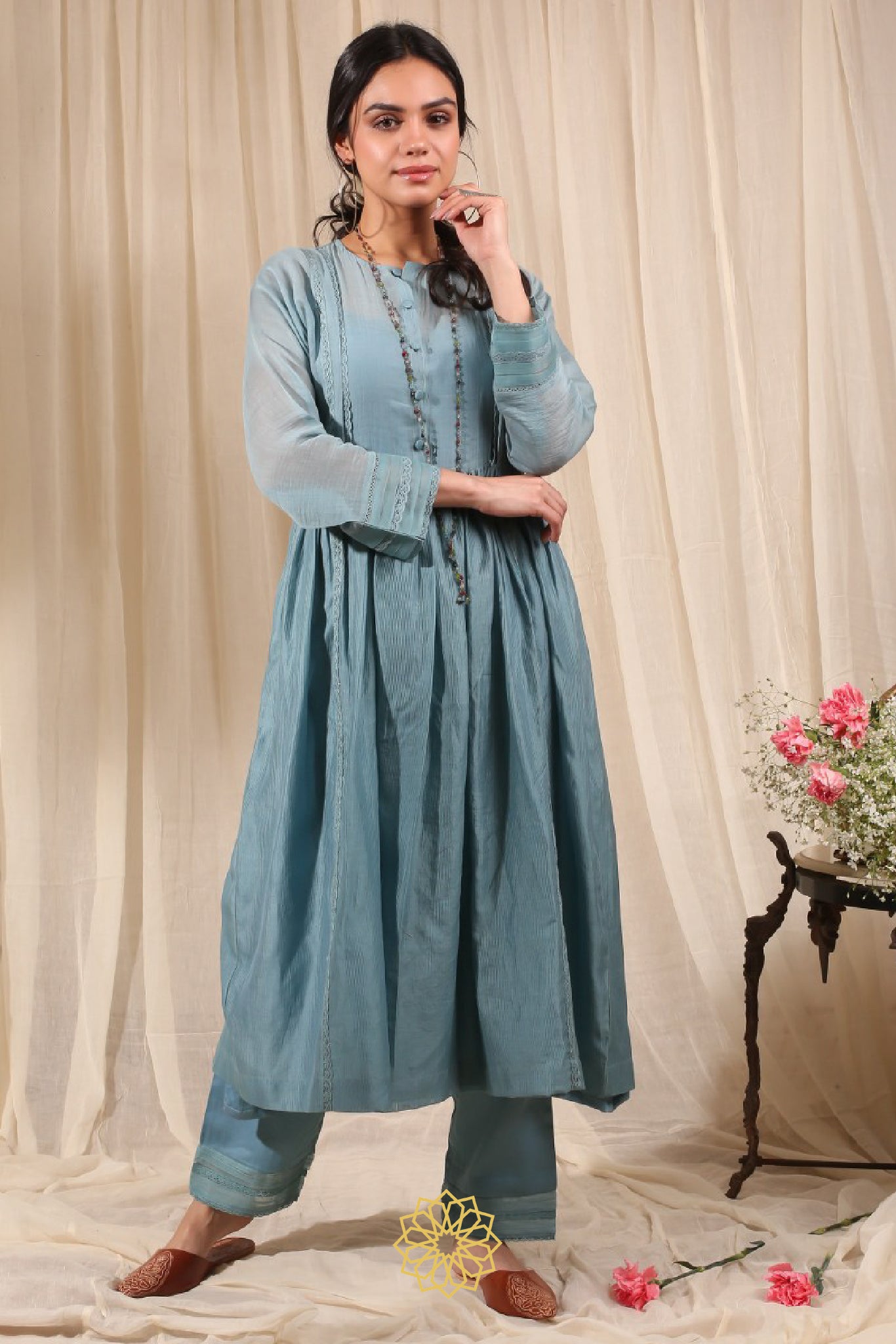 BLUE EMBROIDERED KURTA SET