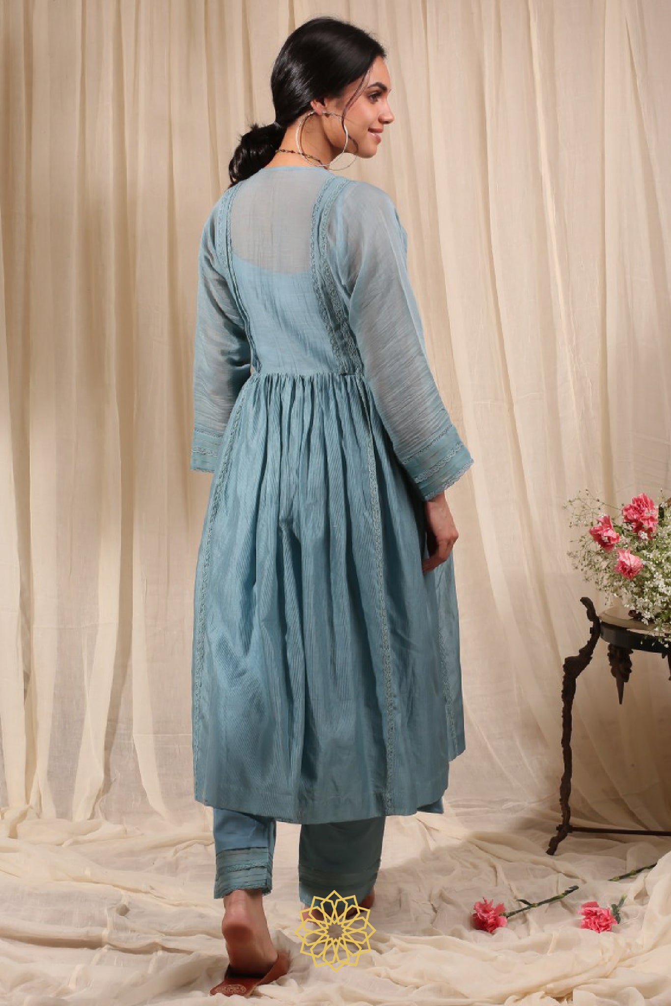 BLUE EMBROIDERED KURTA SET