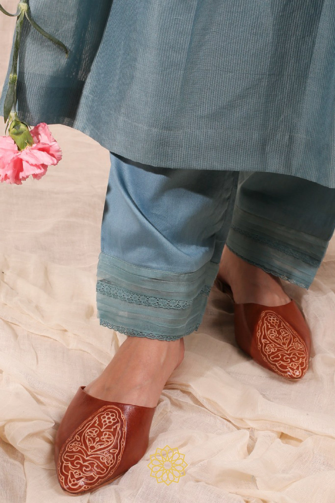 BLUE EMBROIDERED KURTA SET