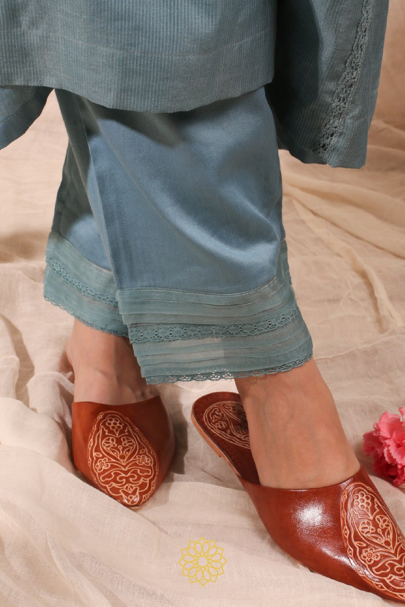 BLUE EMBROIDERED KURTA SET