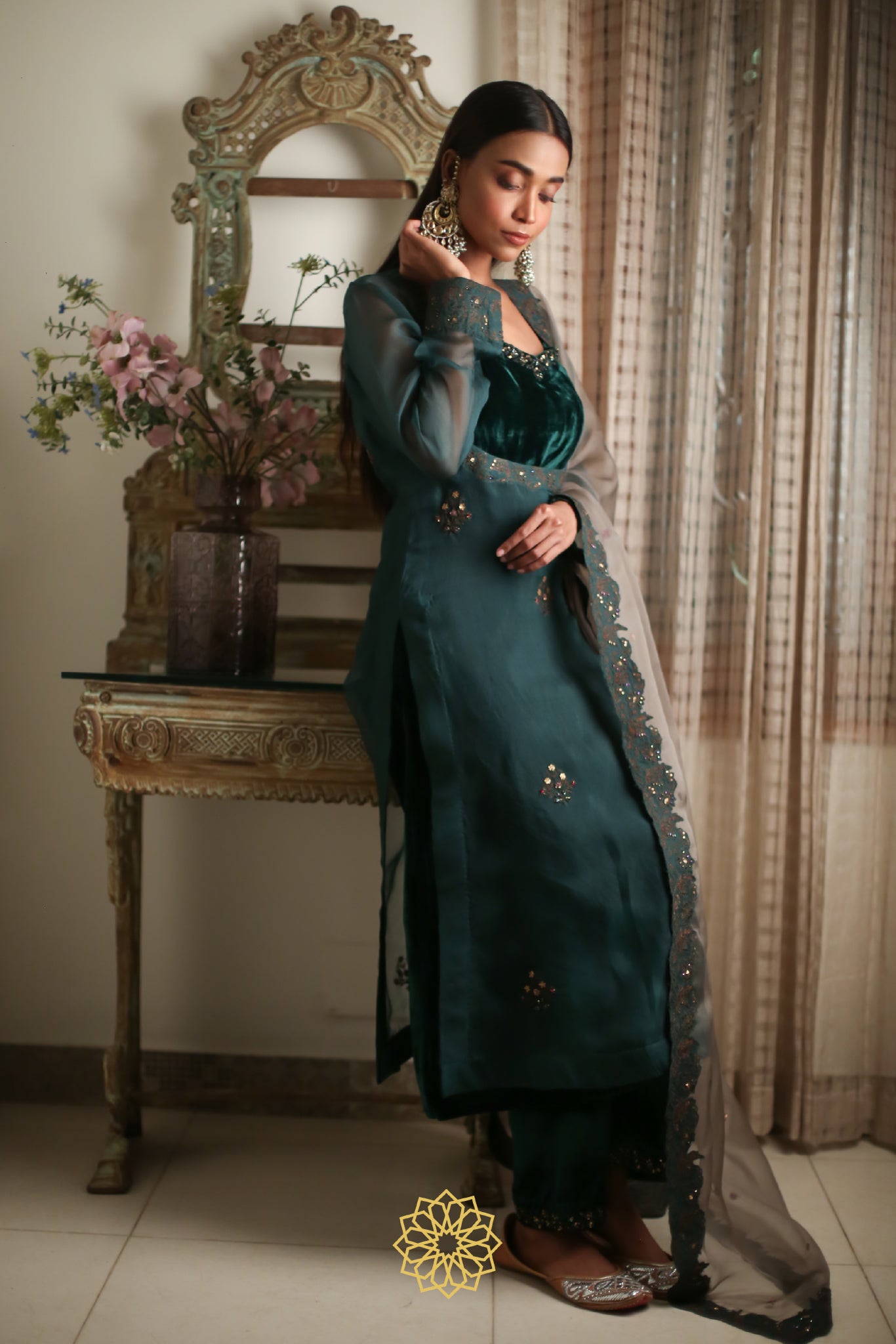 CONIFER VELVET  KURTA SET