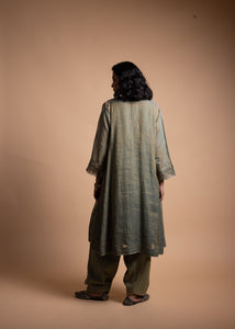 Kirat - Green Straight Suit Set with Tissue Chanderi Shirt and Ethereal Poly Organza Sleeves, Paired with Jam Cotton Bottoms, Featuring Intricate Ari-Zardozi Embroidery