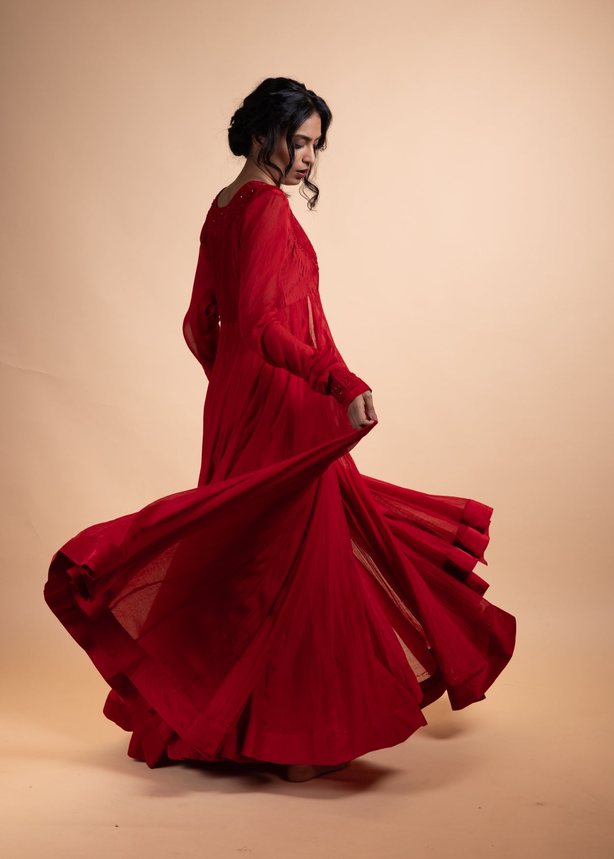 Tisha - Red Chanderi Anarkali Suit Set with Soft Shantoon Lining, Adorned with Exquisite Ari-Zardozi Embroidery and Finished with Poly Satin Facing