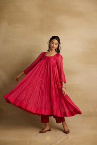 Naisha -  Hot pink mul chanderi kurta set with red kota silk dupatta