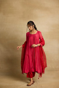 Naisha -  Hot pink mul chanderi kurta set with red kota silk dupatta