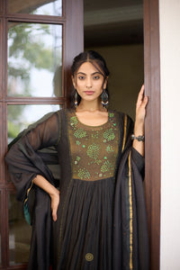 Parnika -  Charcoal mul chanderi kurta with tissue yolk, kota silk green dupatta, handcrafted ari zardozi work