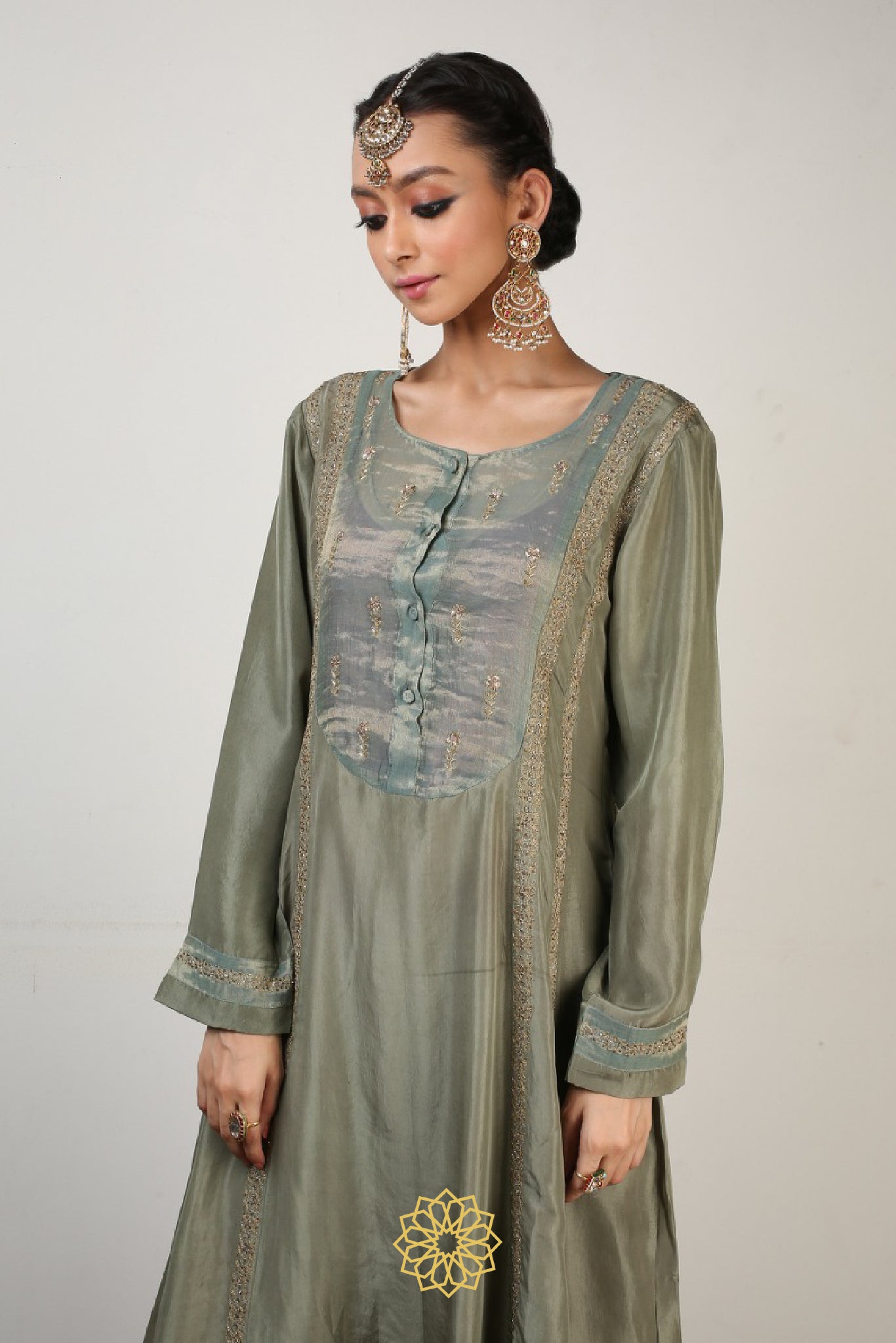 IRA EMBROIDERED KURTA SET