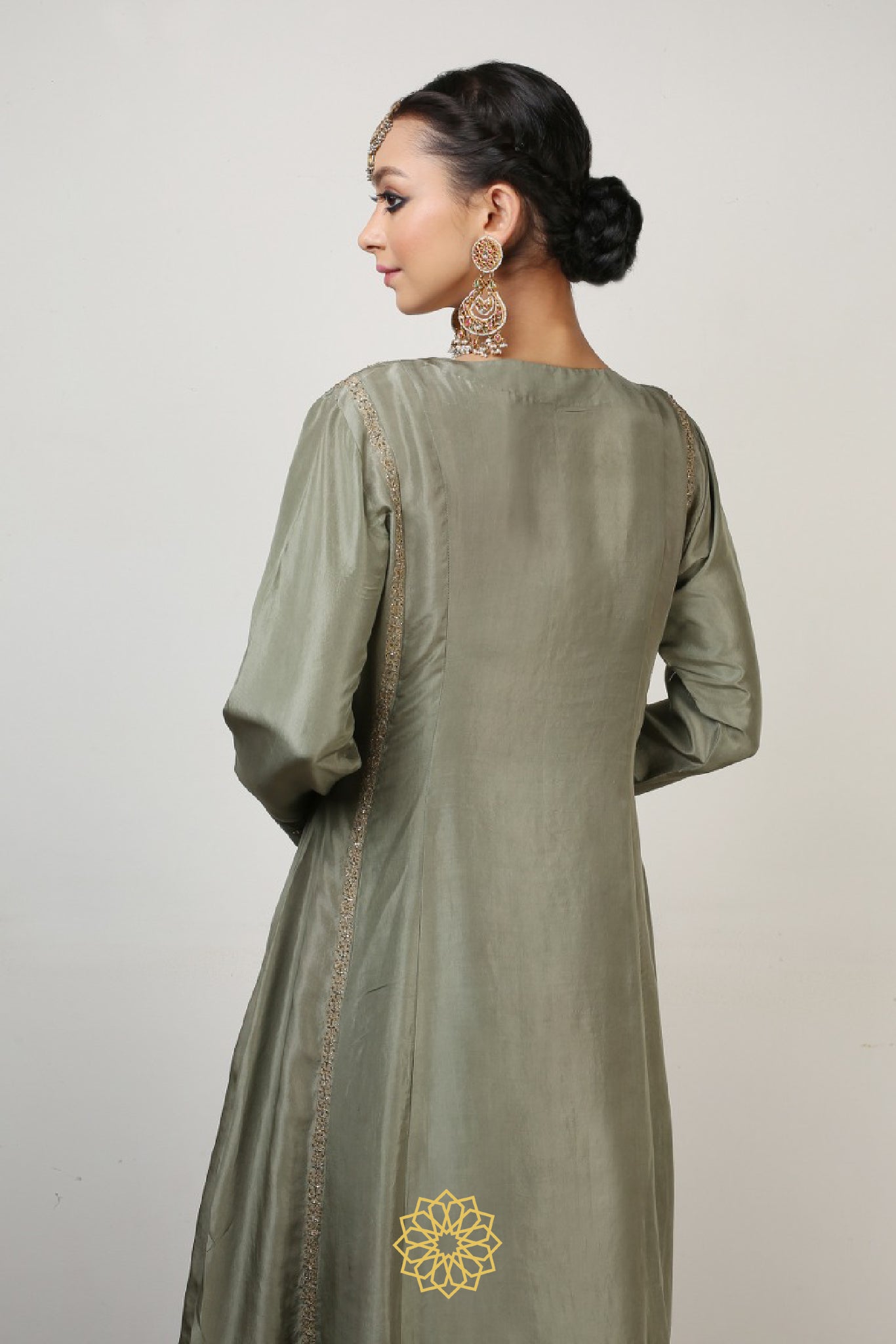 IRA EMBROIDERED KURTA SET