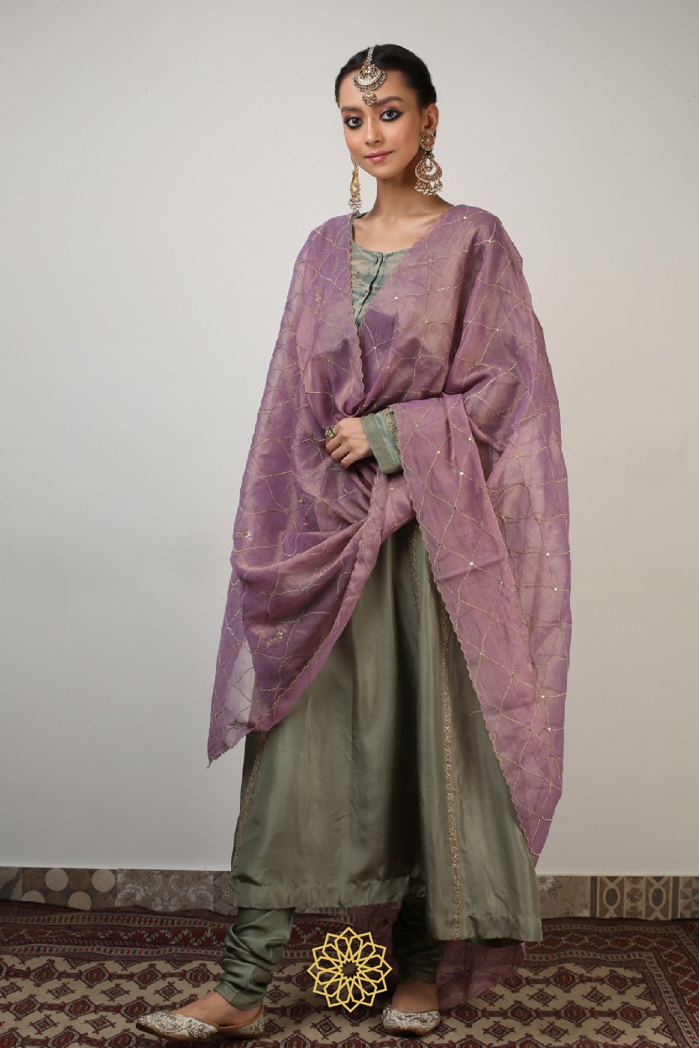 IRA EMBROIDERED KURTA SET