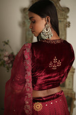 Load image into Gallery viewer, JANAN EMBROIDERED LEHENGA SET
