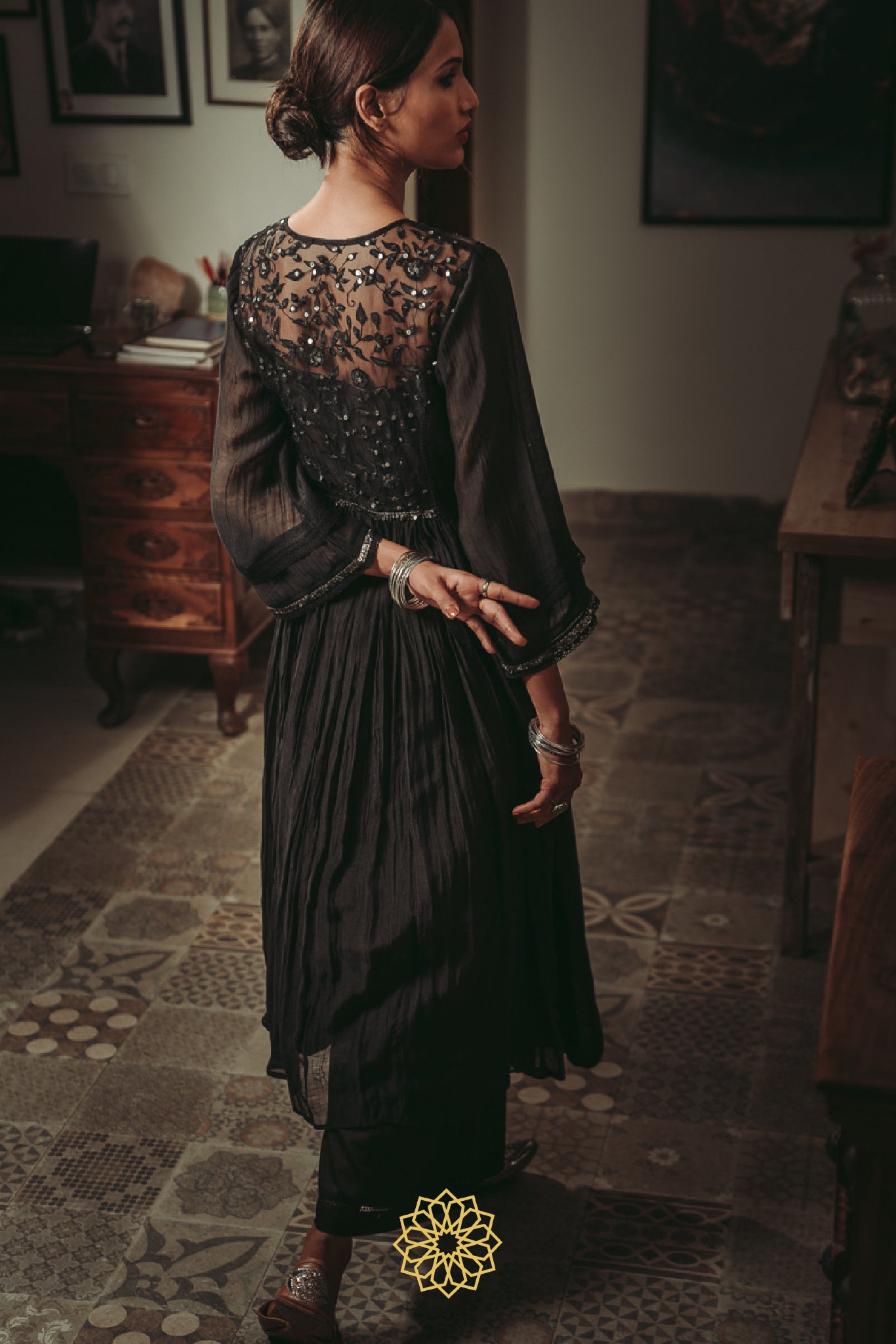 KOHL EMBROIDERED KURTA SET
