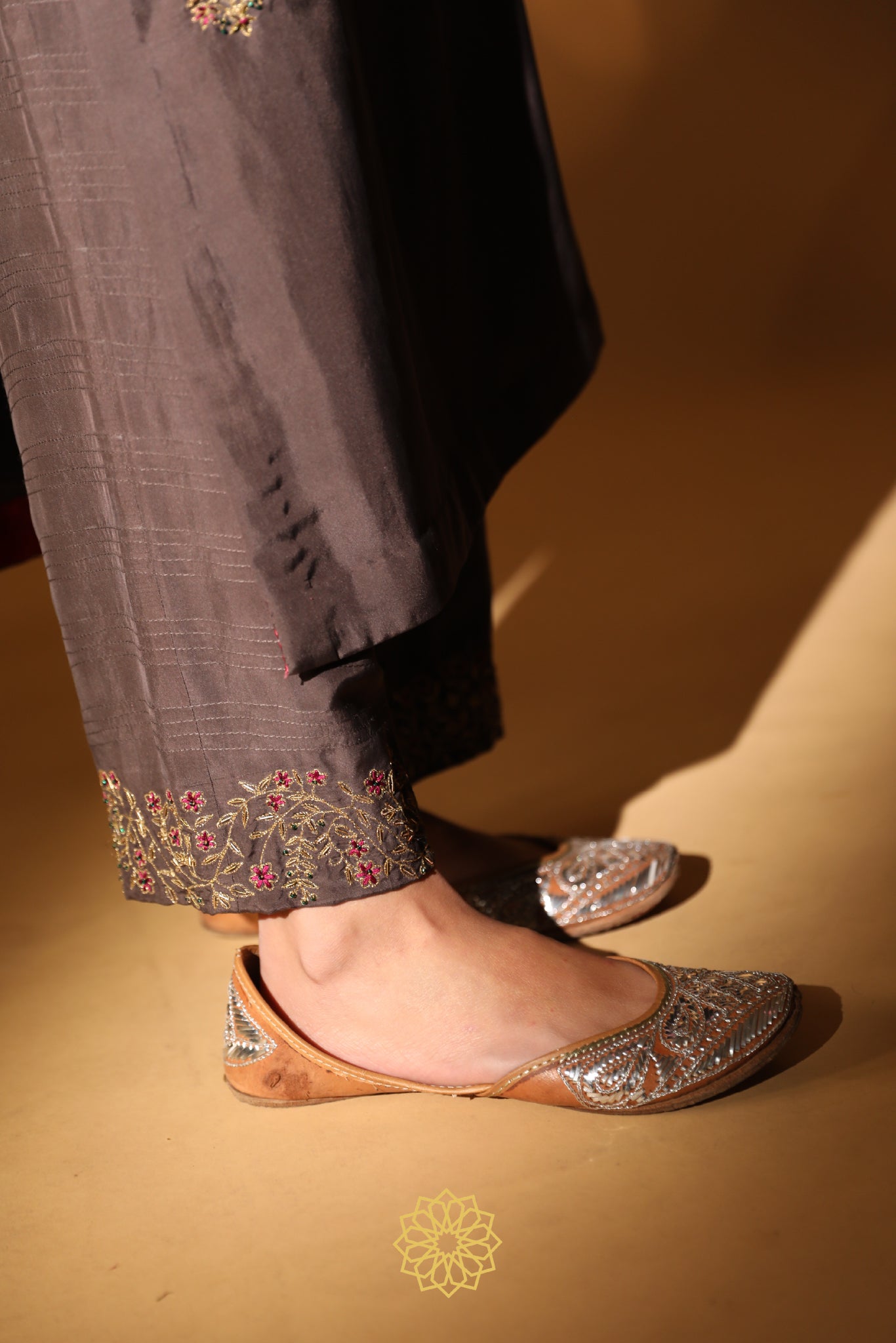 MEERA EMBROIDERED BAND GALA