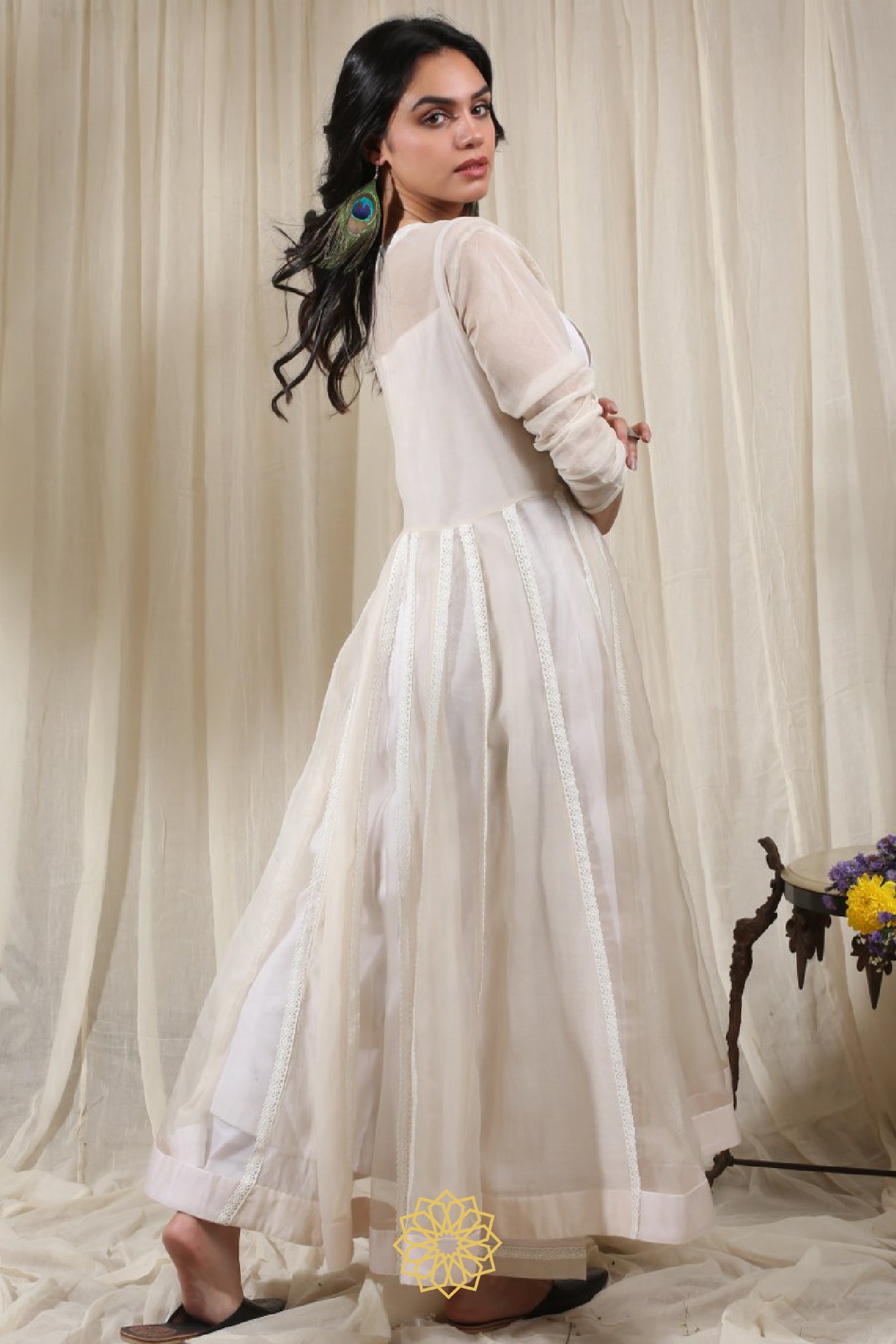OFF WHITE EMBROIDERED KURTA SET