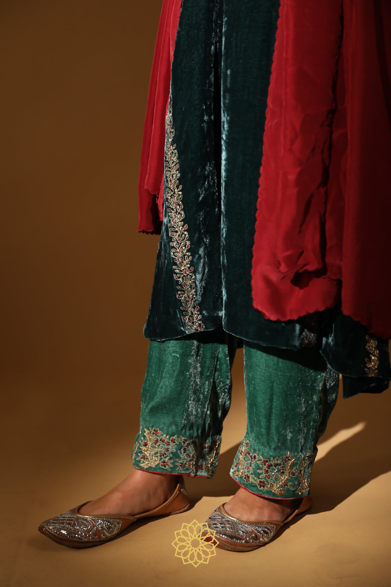 REIGNA EMBROIDERED VELVET FIRAN