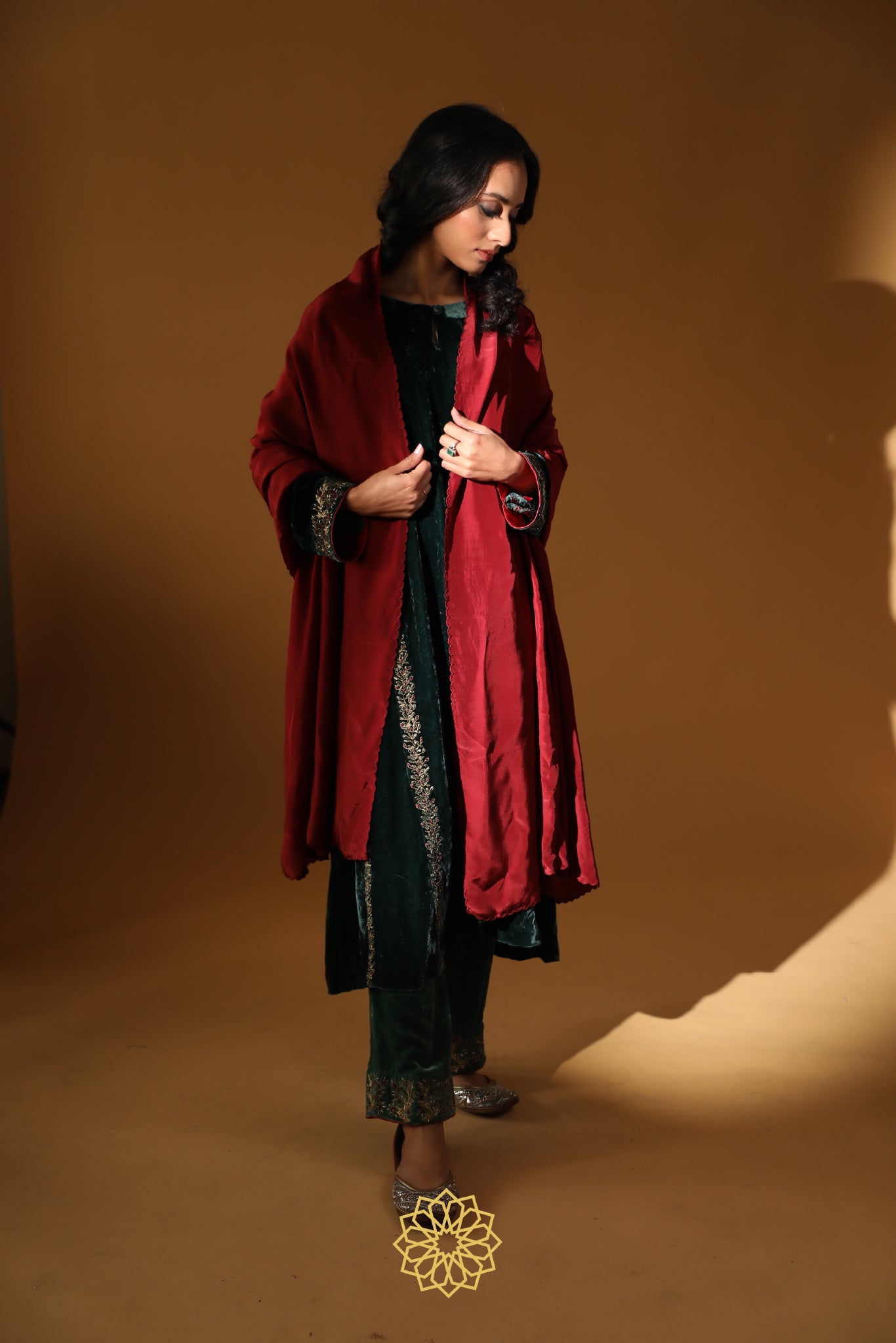 REIGNA EMBROIDERED VELVET FIRAN