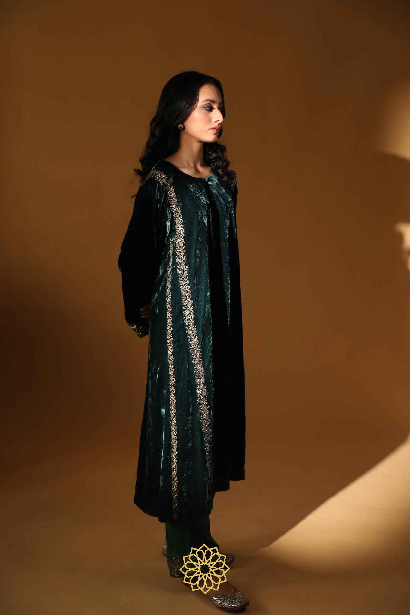 REIGNA EMBROIDERED VELVET FIRAN
