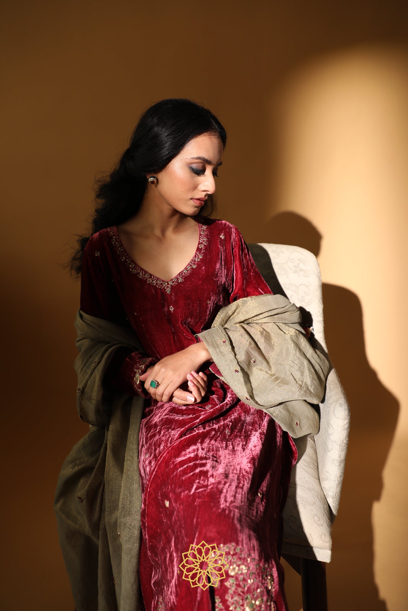 RUMI EMBROIDERED VELVET KURTA SET