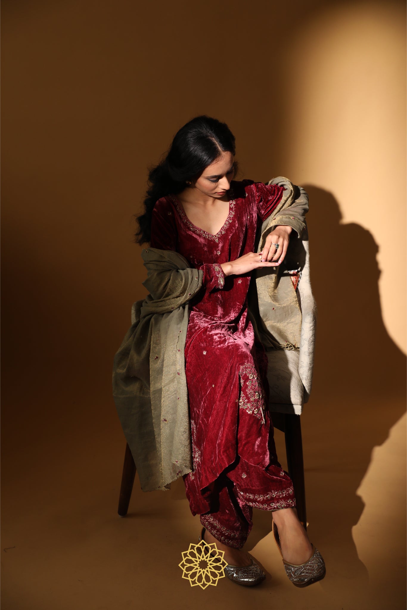 RUMI EMBROIDERED VELVET KURTA SET
