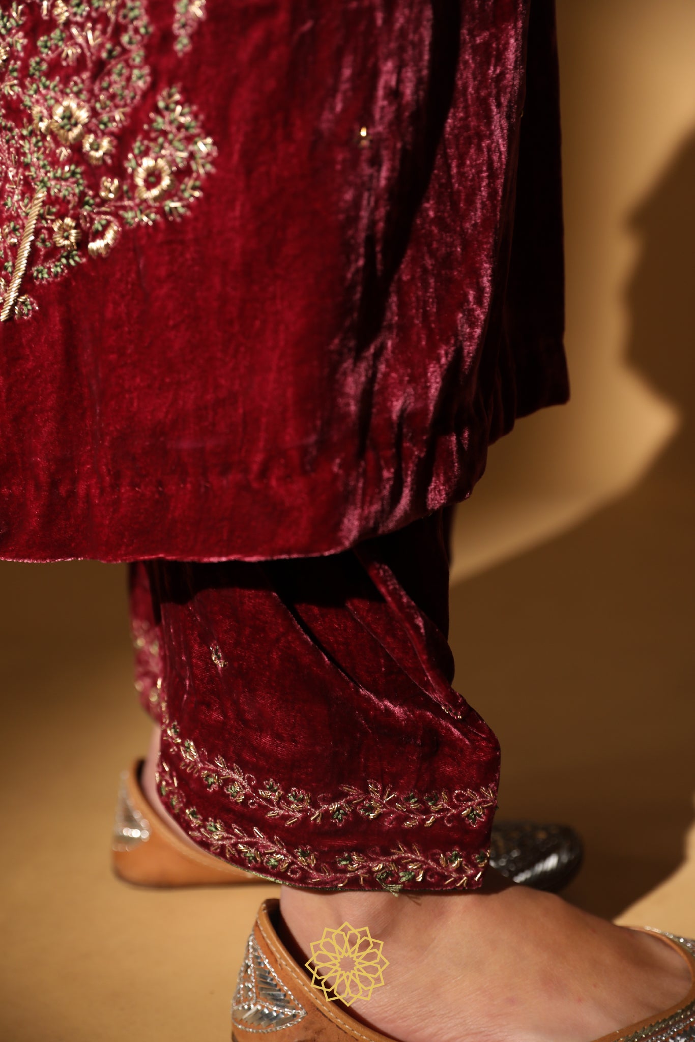 RUMI EMBROIDERED VELVET KURTA SET