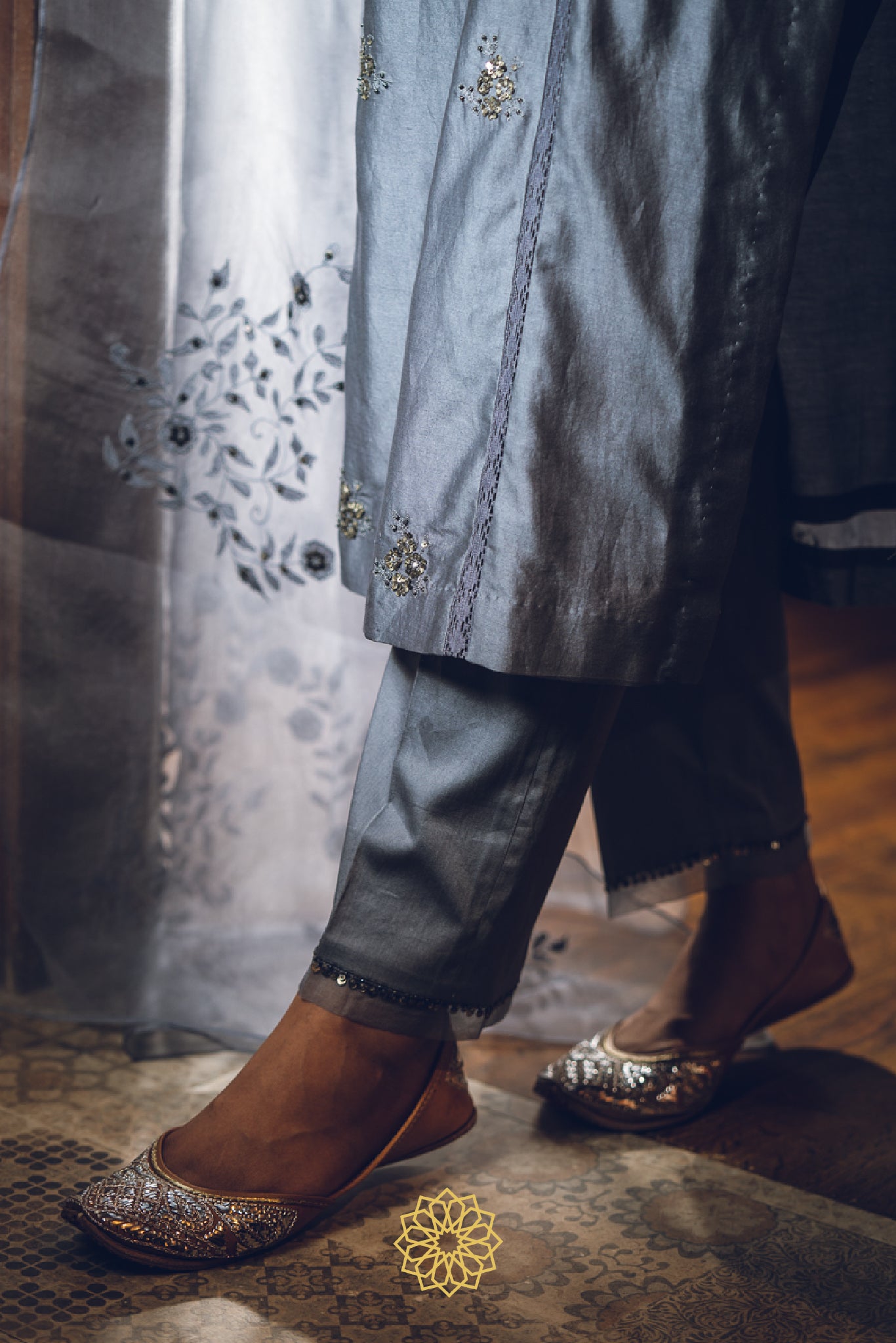 SAPPHIRE GREY EMBROIDERED KURTA SET