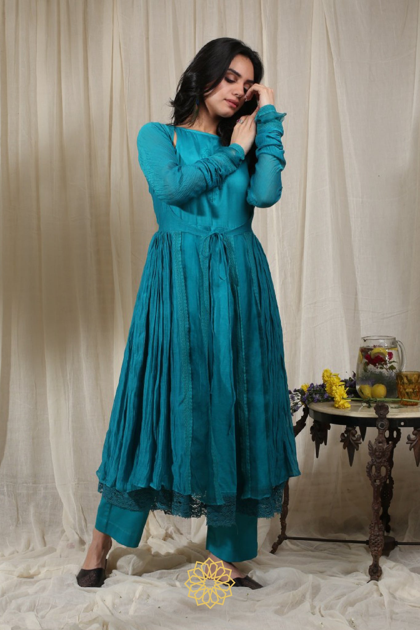 TURQUOISE EMBROIDERED KURTA SET