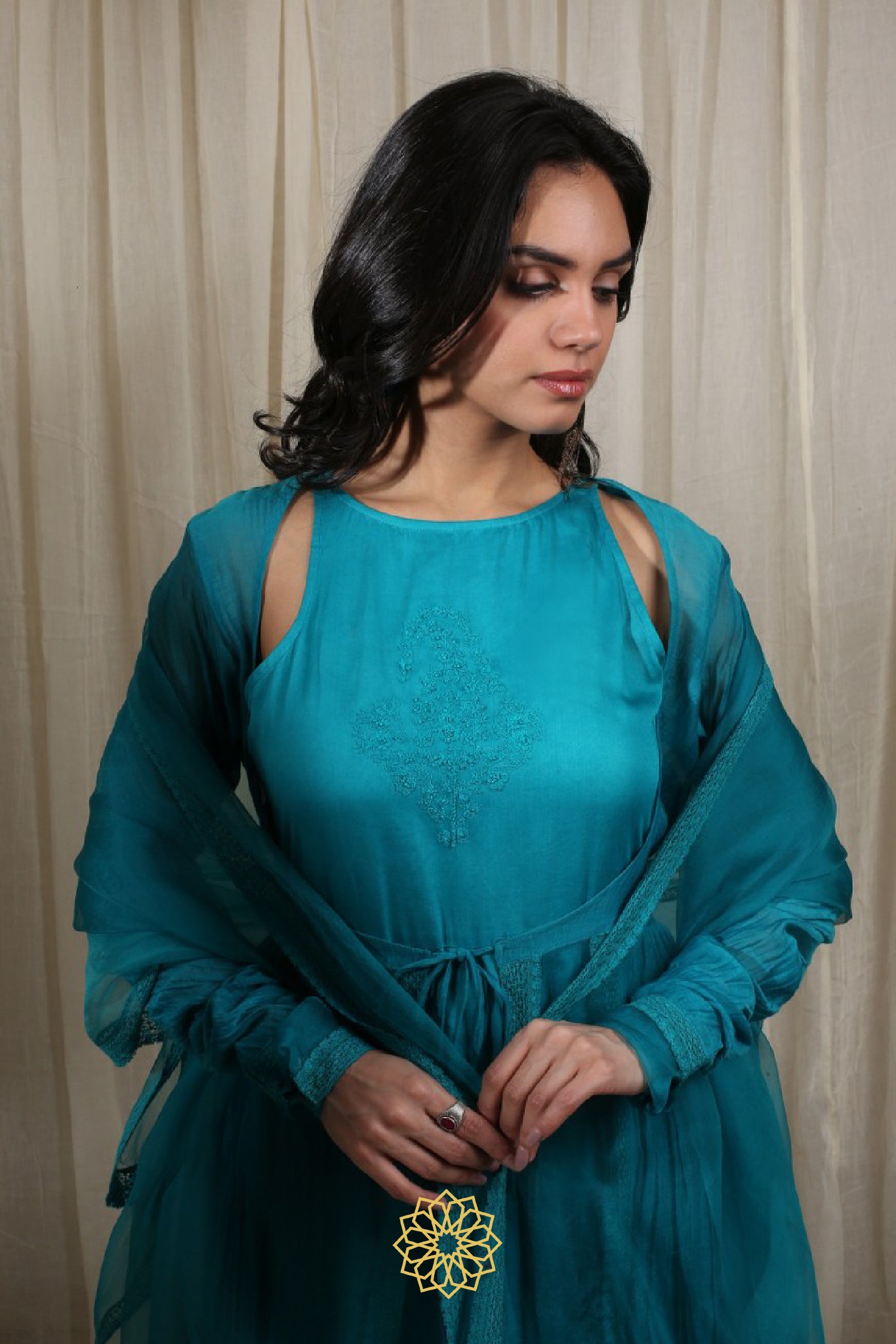 TURQUOISE EMBROIDERED KURTA SET