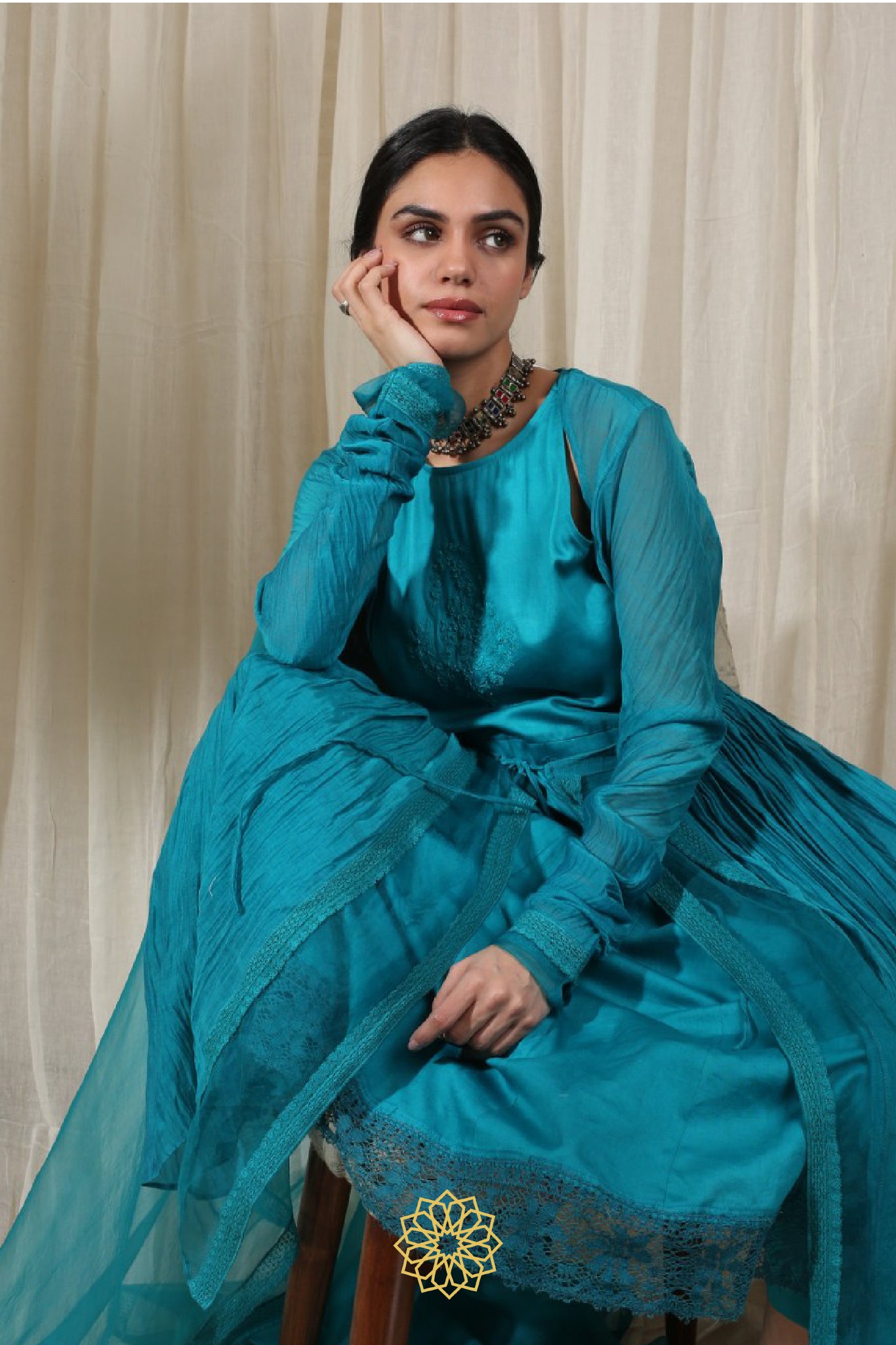 TURQUOISE EMBROIDERED KURTA SET