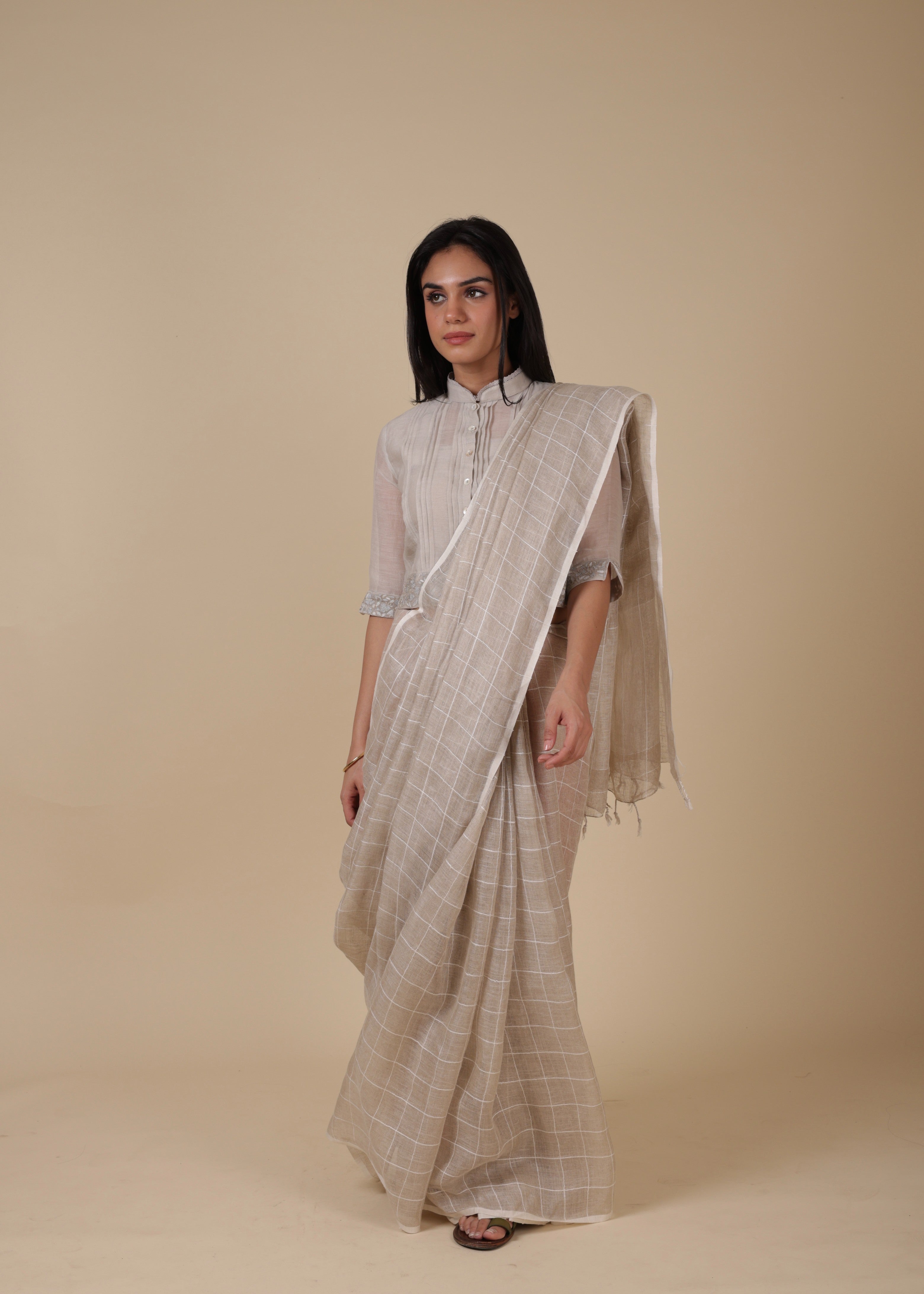 NIYATI HANDWOVEN LINEN SAREE