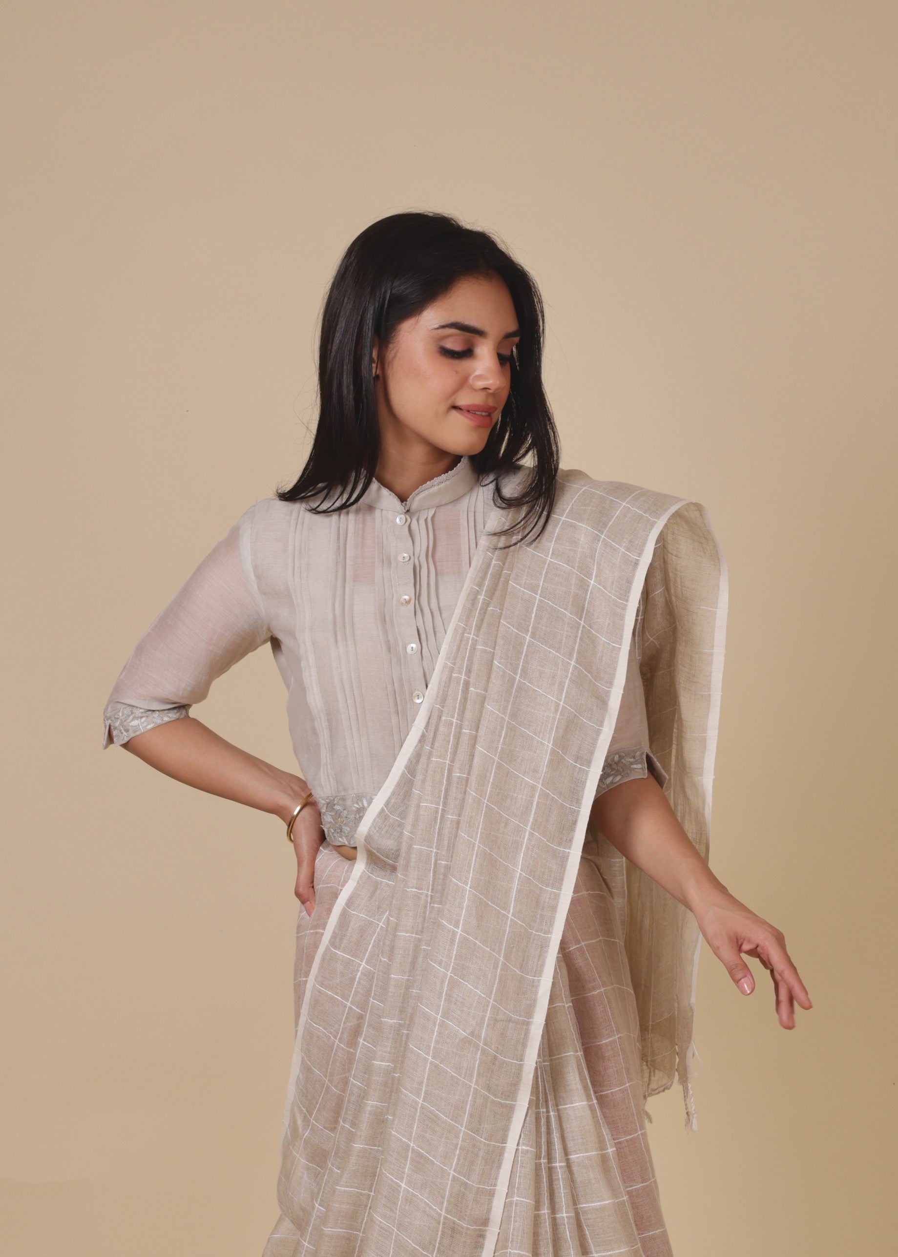 NIYATI HANDWOVEN LINEN SAREE