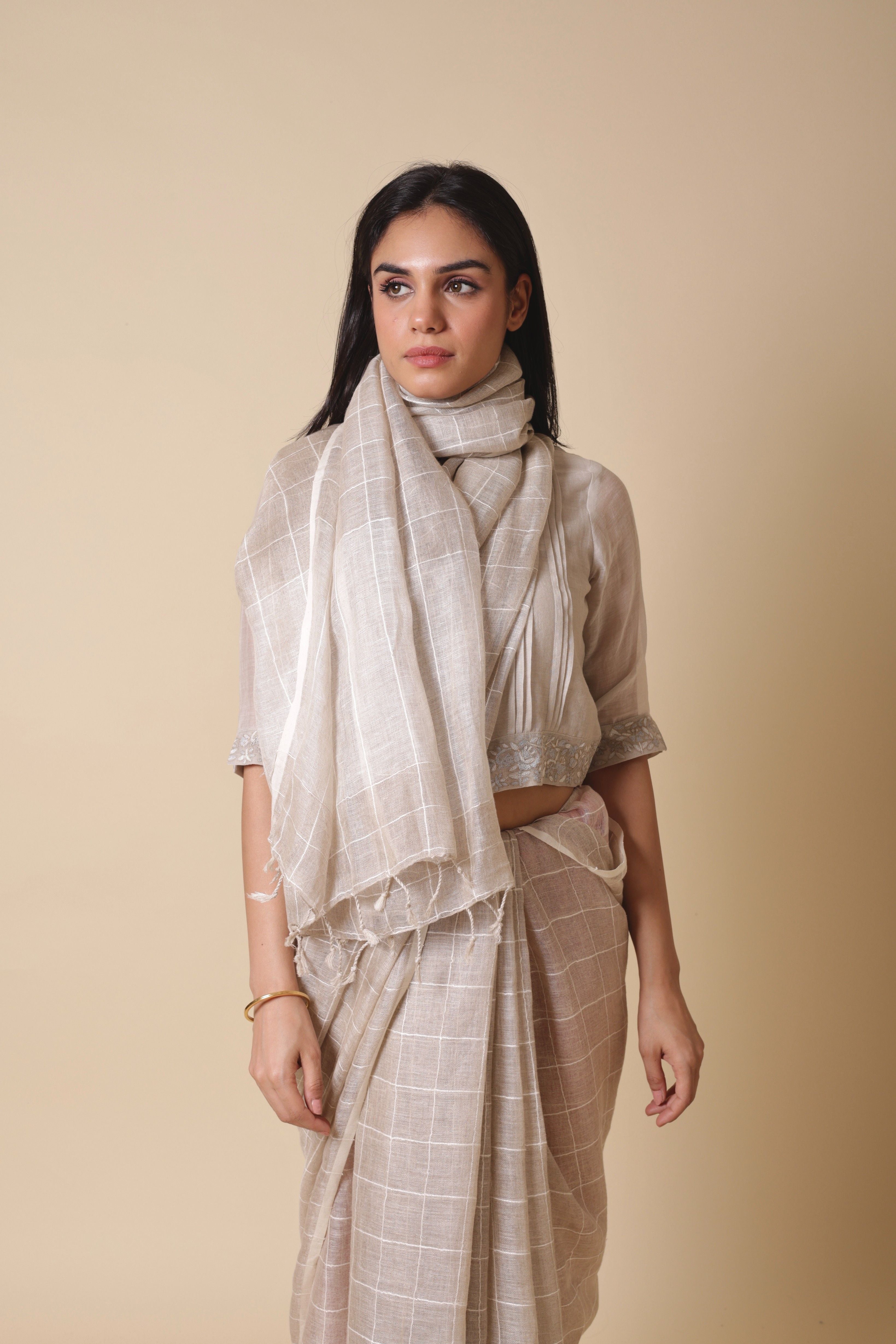 NIYATI HANDWOVEN LINEN SAREE