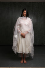 Load image into Gallery viewer, PEARL WHITE EMBROIDERED KURTA SET
