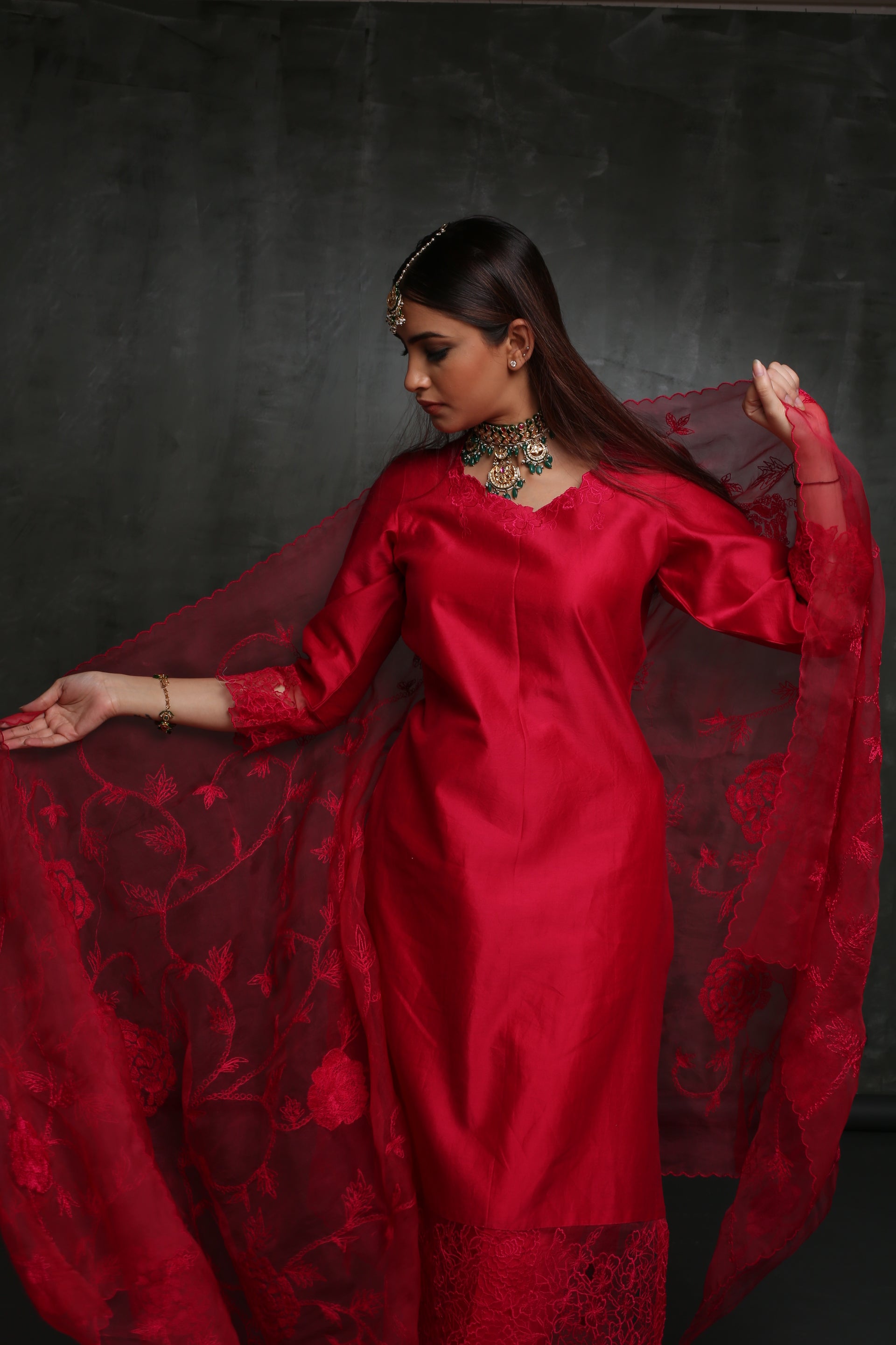 FUSCIA EMBROIDERED KURTA SET