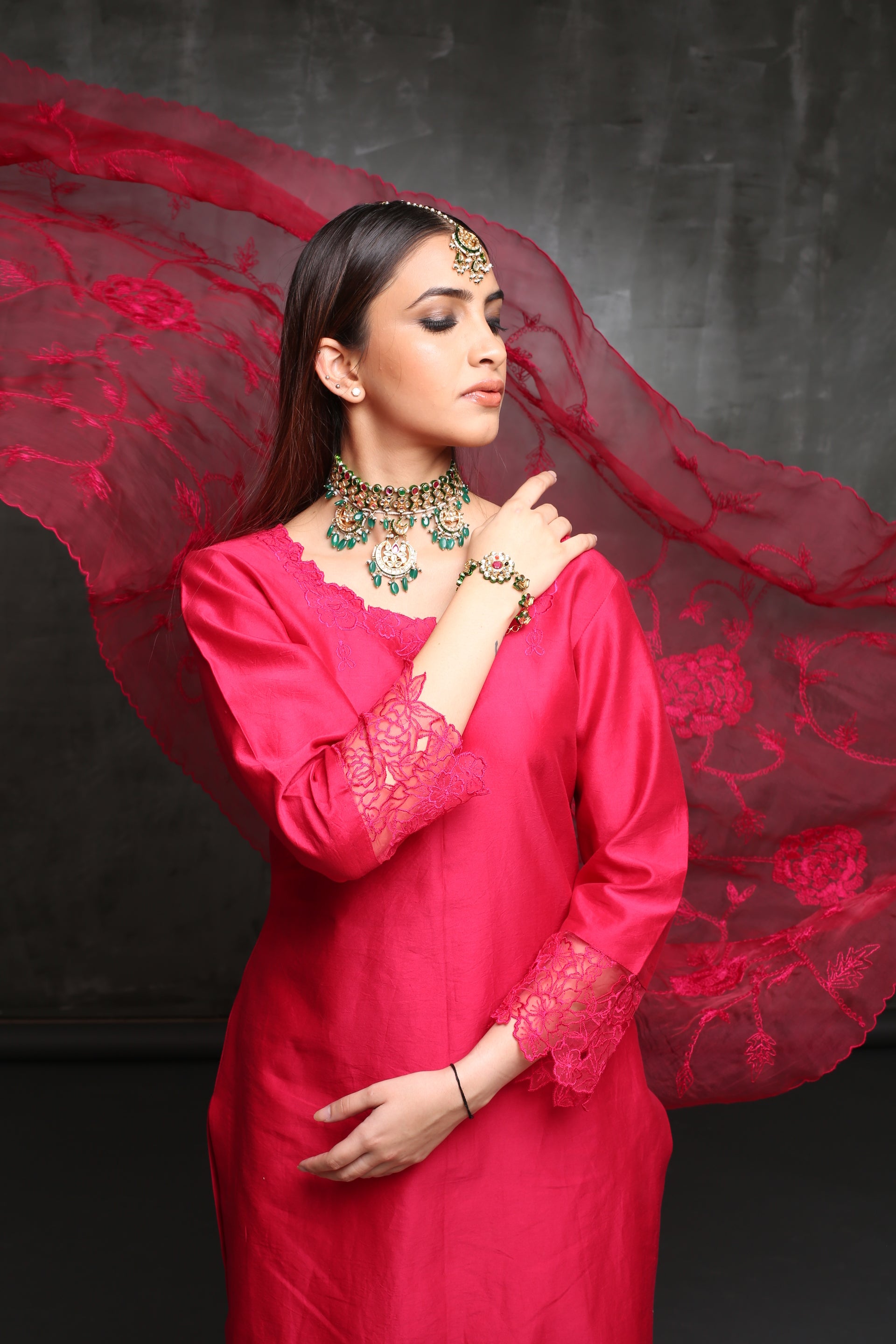 FUSCIA EMBROIDERED KURTA SET