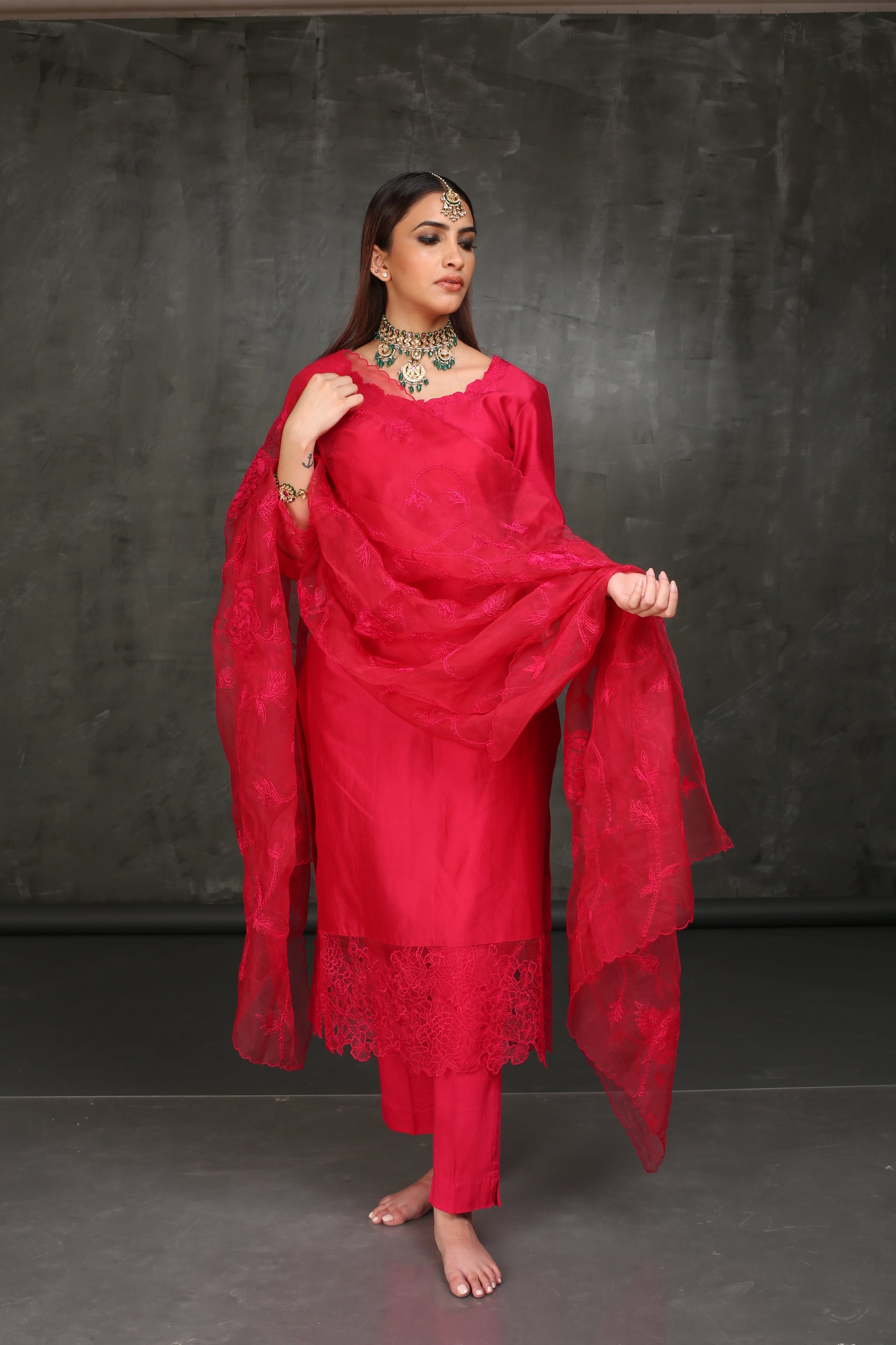 FUSCIA EMBROIDERED KURTA SET