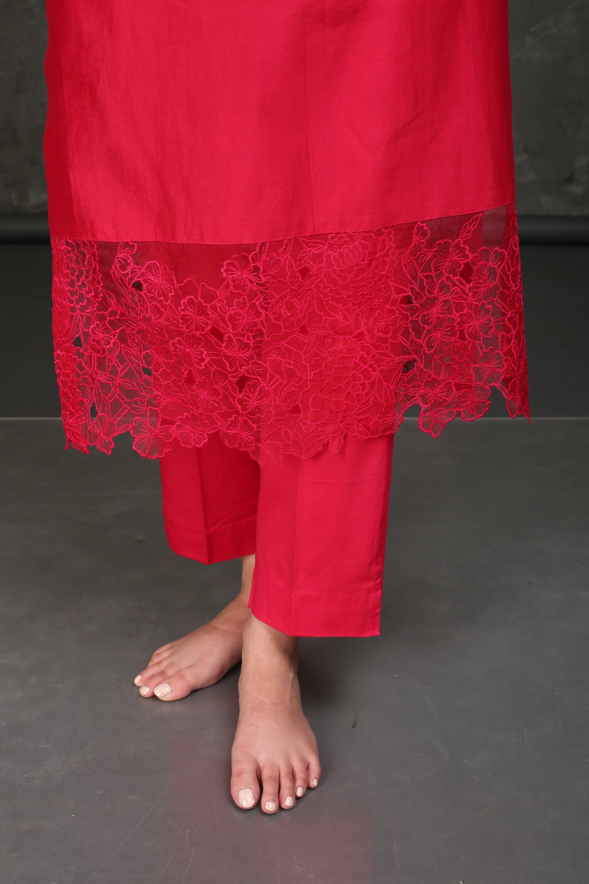 FUSCIA EMBROIDERED KURTA SET
