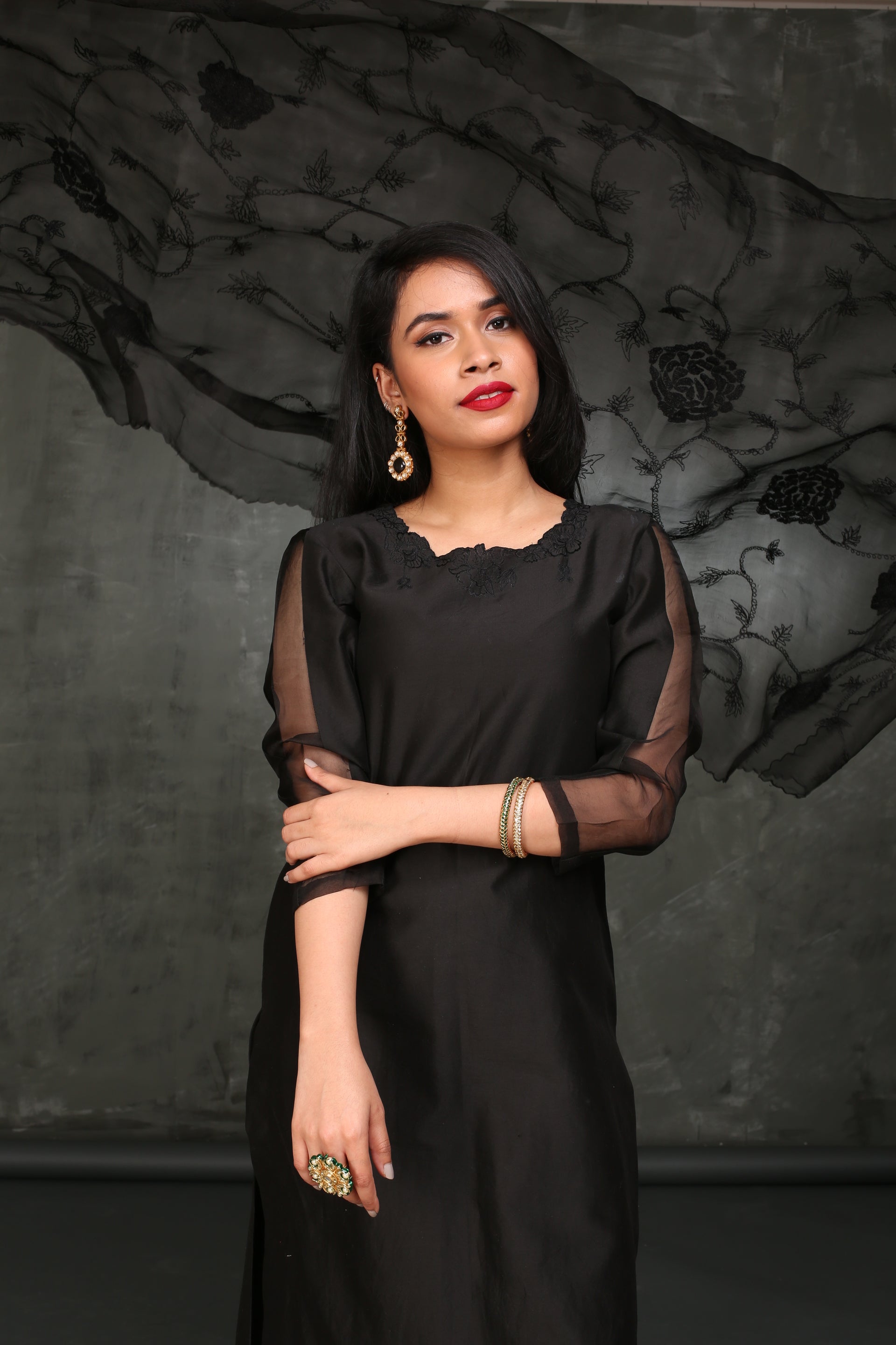 SWAN BLACK EMBROIDERED KURTA SET