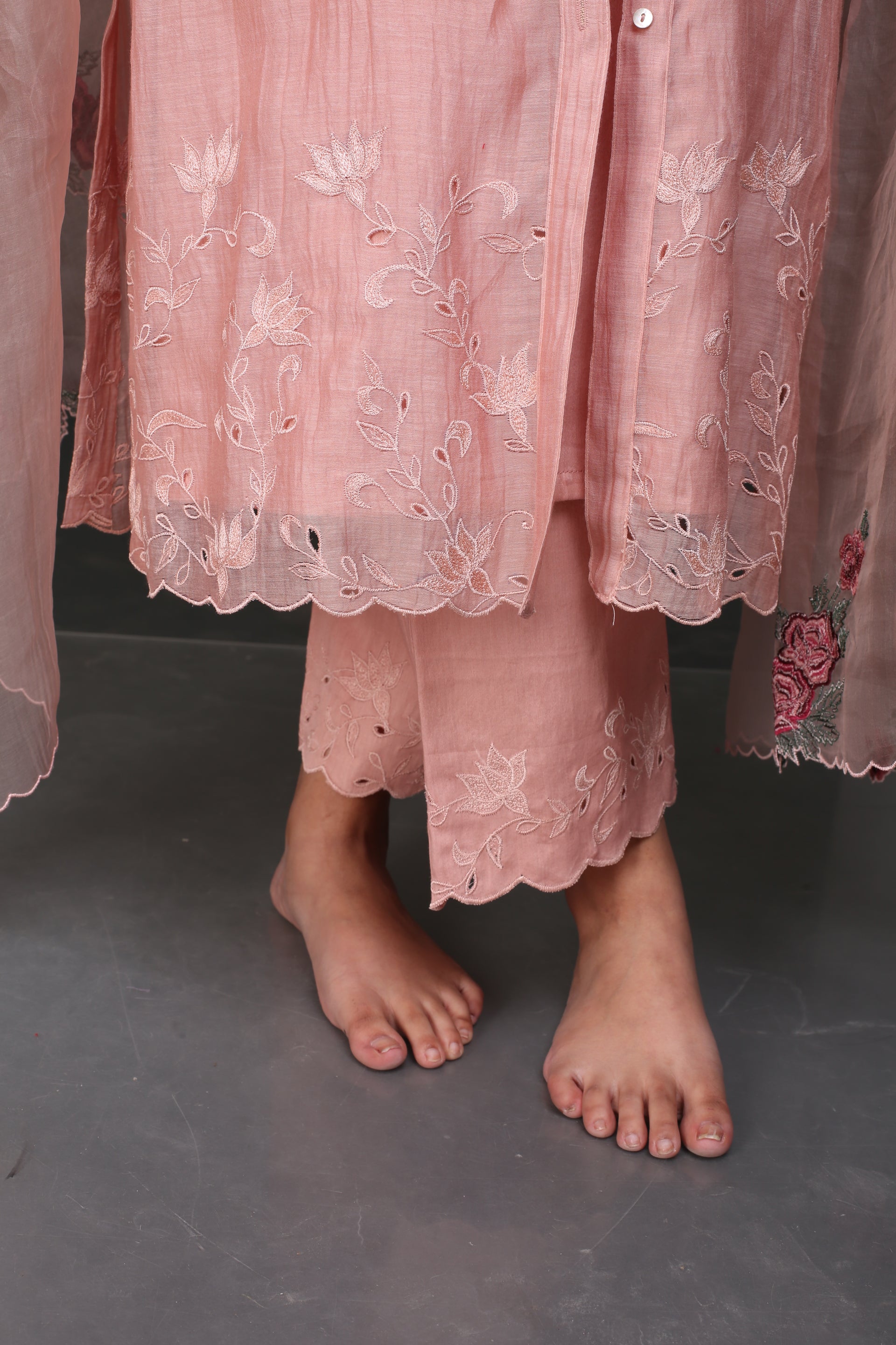 SALMON PINK EMBROIDERED KURTA SET